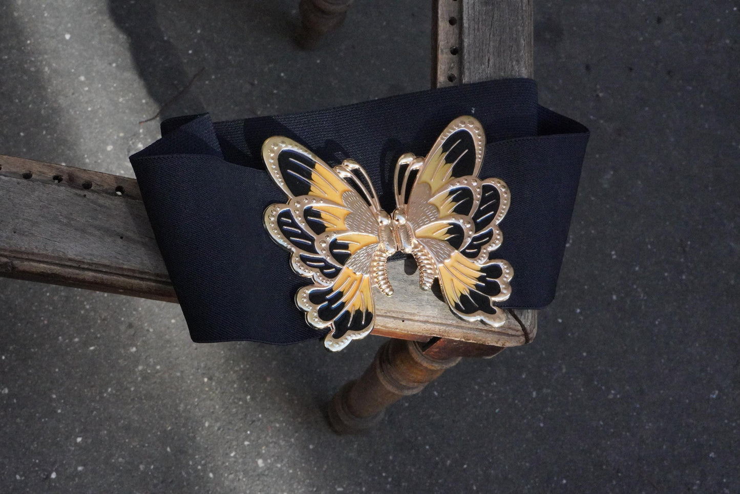 Butterfly Belt Vintage 80s Cinch Waist Elastic Gold Animal Buckle Statement Wide