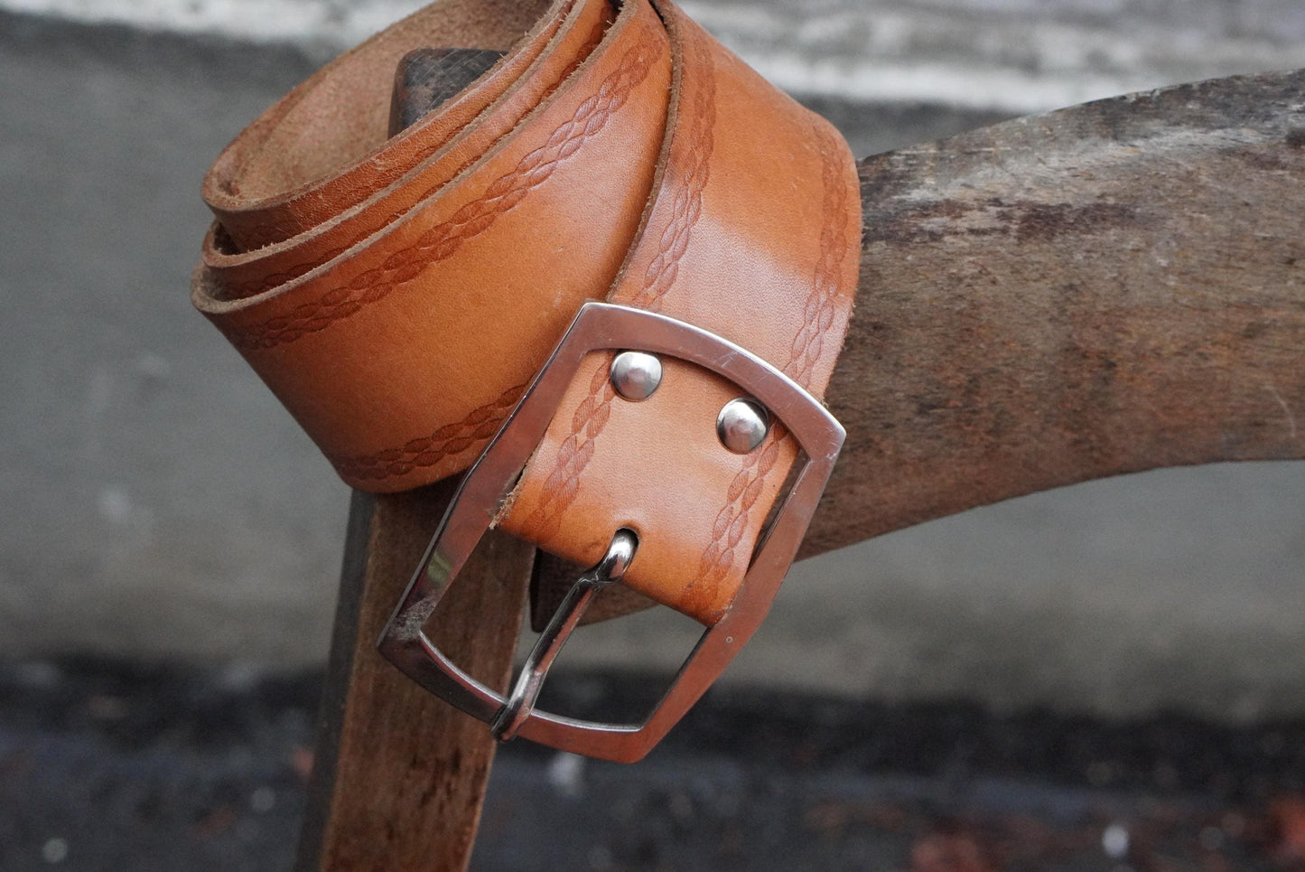 Vintage Leather Belt Hand Tooled Tan Boho 70s Western Waist Belt Silver Buckle