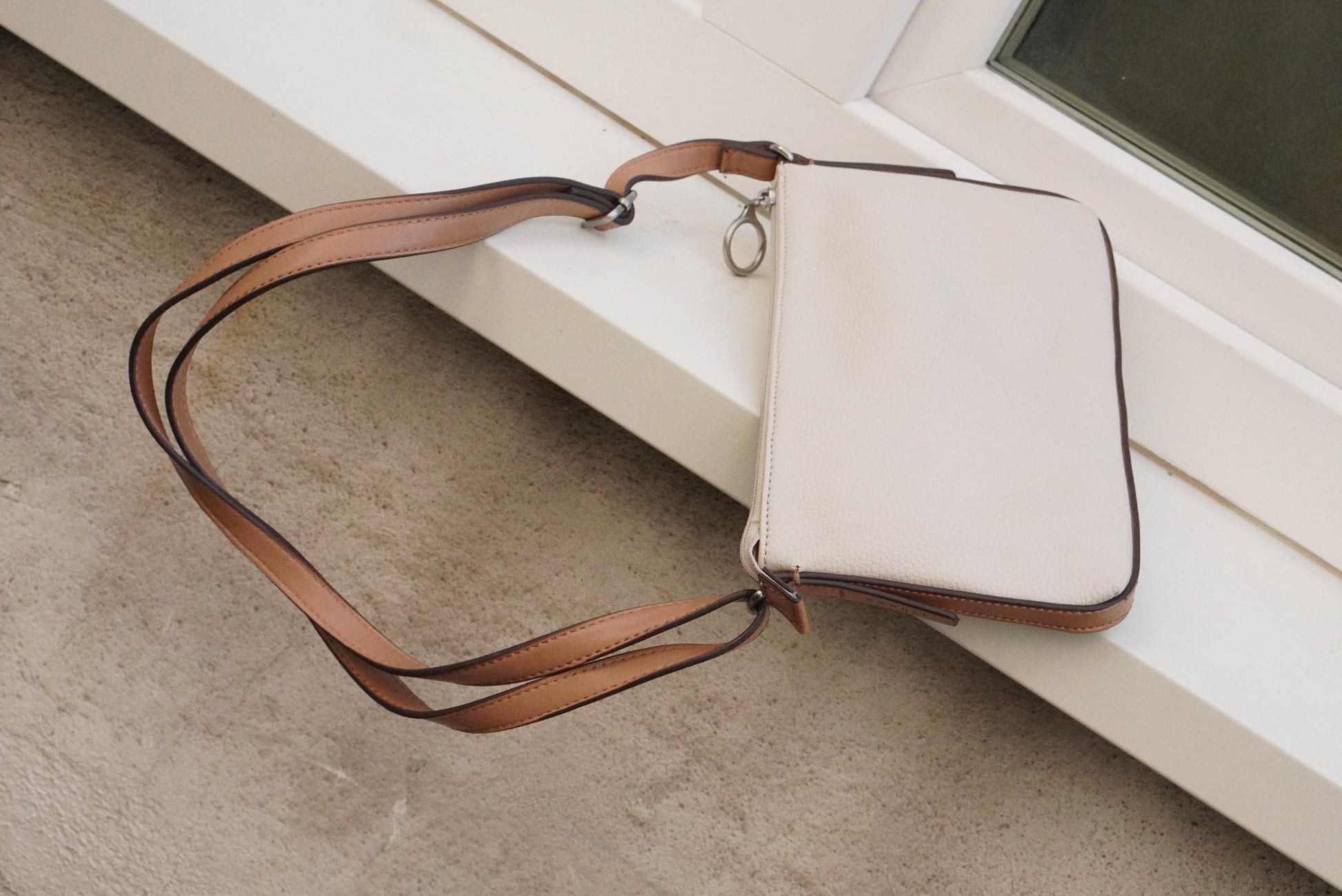 Esprit Crossbody Bag Cream White Faux Leather Vintage Minimalist Shoulder Purse