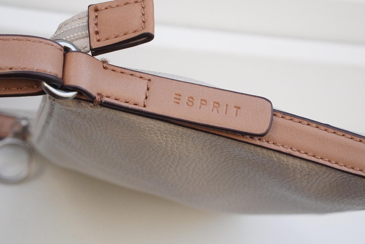 Esprit Crossbody Bag Cream White Faux Leather Vintage Minimalist Shoulder Purse