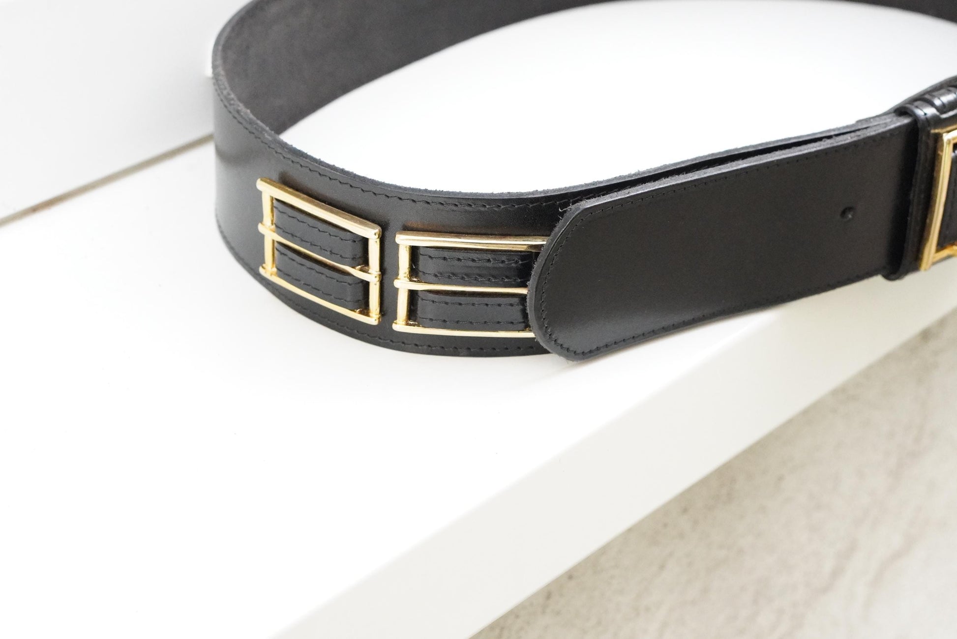 Vintage Black Leather Wide Belt with Gold Buckle – Statement Waist Cinch