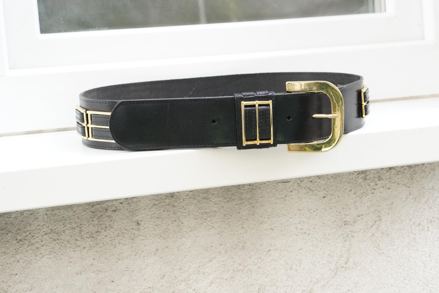 Vintage Black Leather Wide Belt with Gold Buckle – Statement Waist Cinch