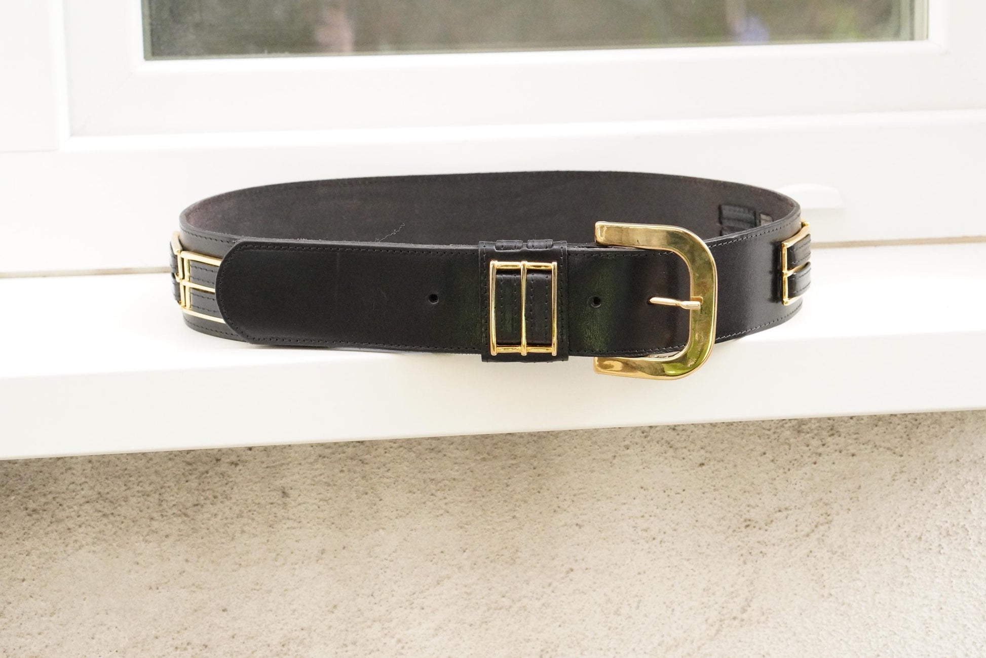 Vintage Black Leather Wide Belt with Gold Buckle – Statement Waist Cinch
