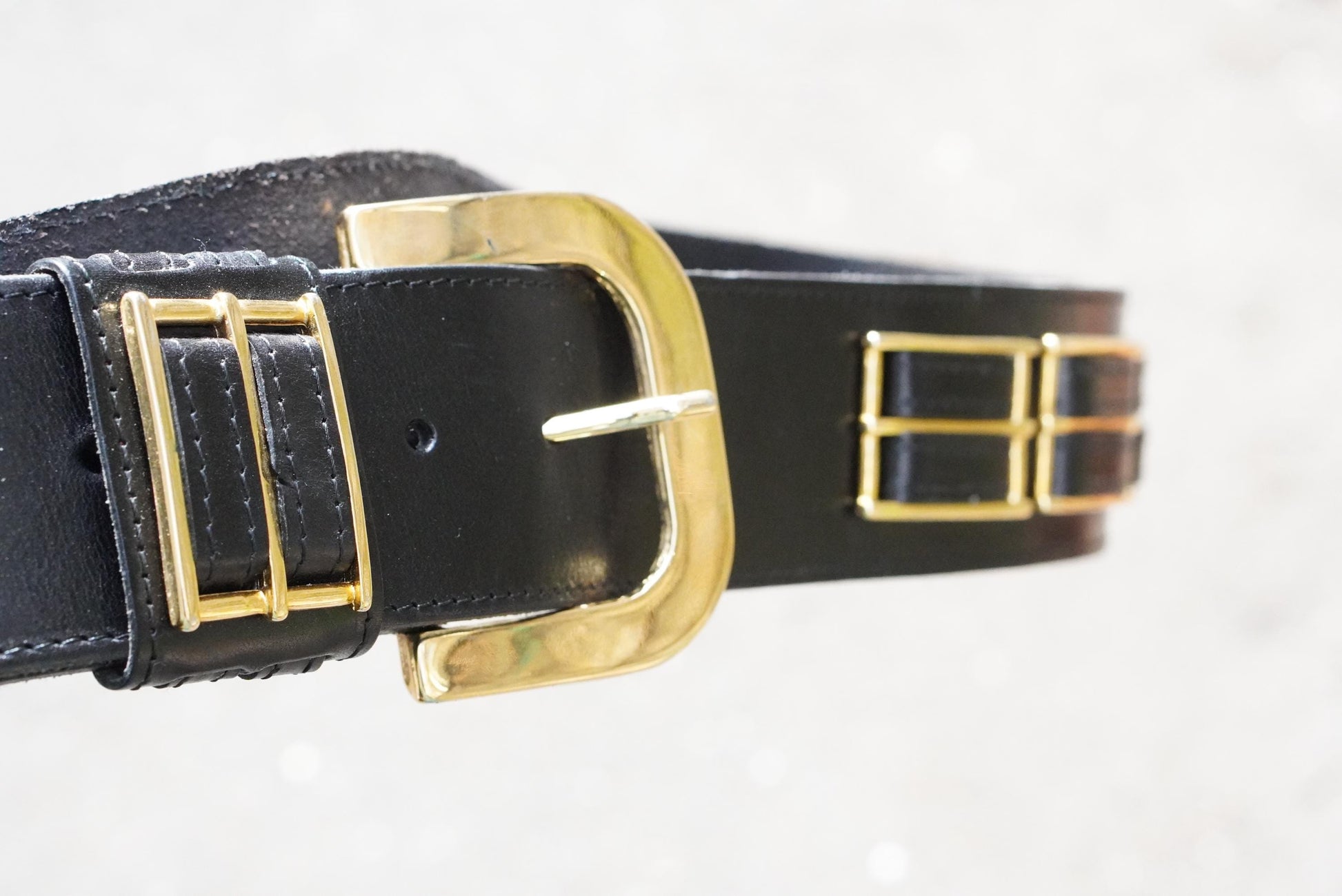 Vintage Black Leather Wide Belt with Gold Buckle – Statement Waist Cinch
