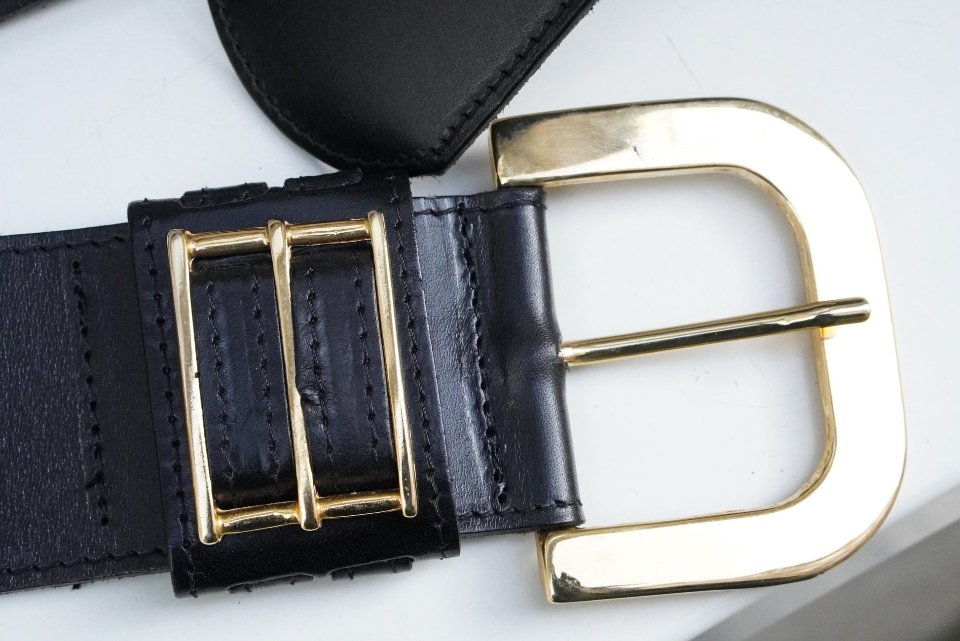 Vintage Black Leather Wide Belt with Gold Buckle – Statement Waist Cinch