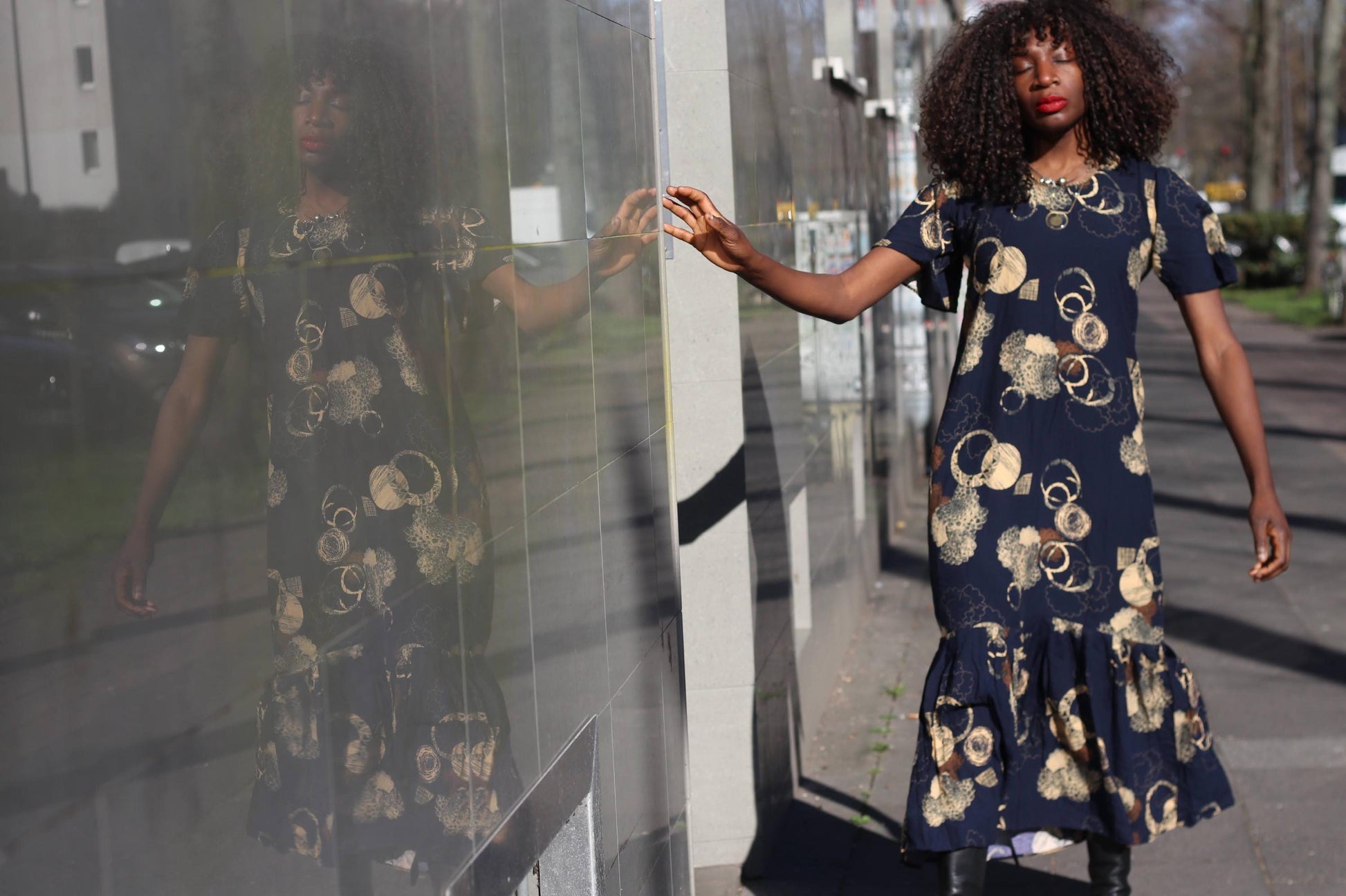 Vintage Navy Abstract Print Maxi Dress Ruffle Hem Drop Waist Boho Art Deco Style