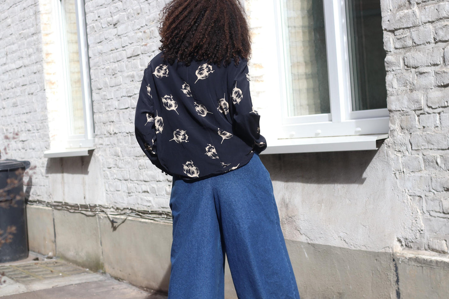 Vintage Silk Blouse with Floral Print| Long Sleeve Monochrome Minimalist Top M L