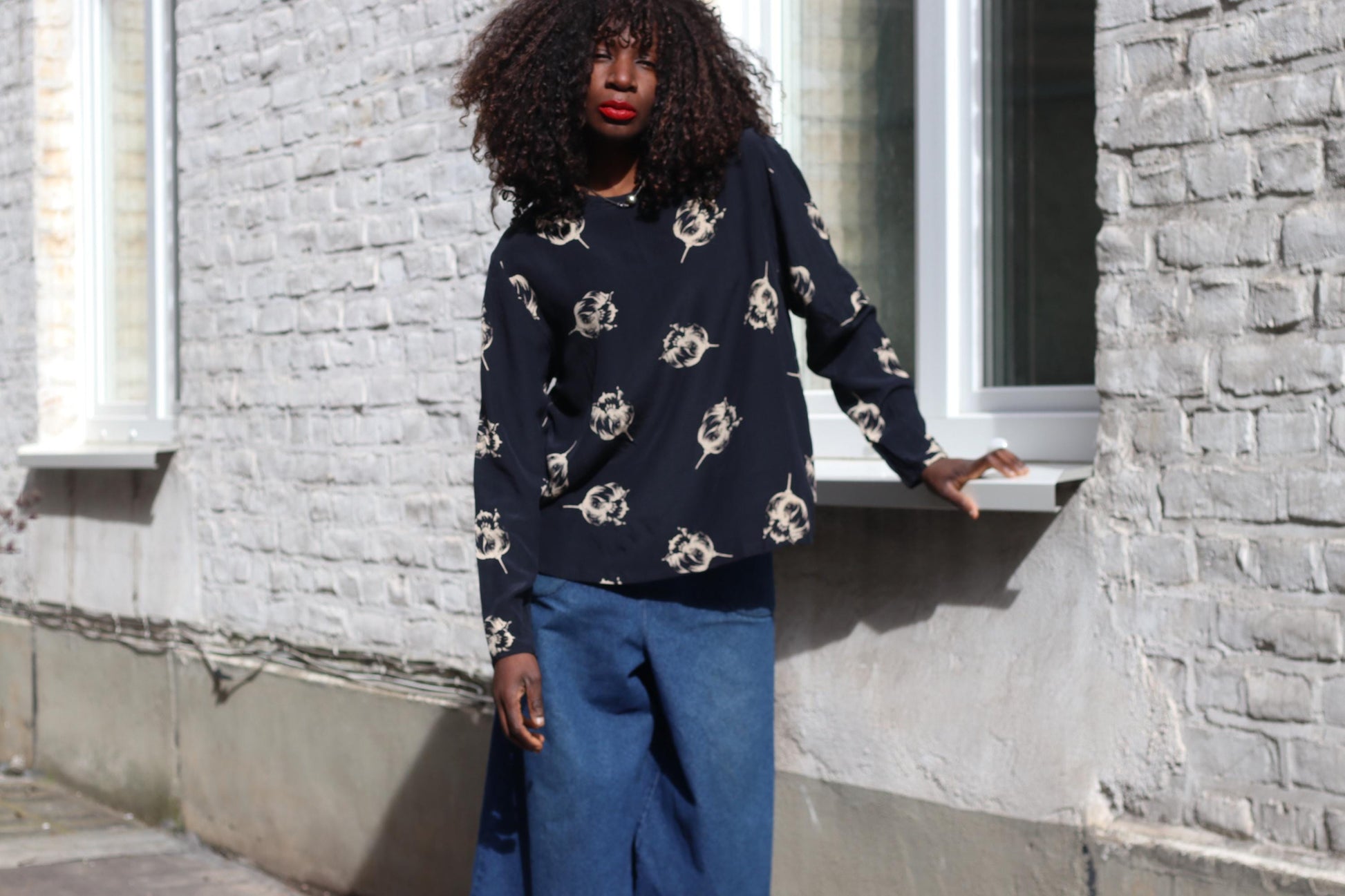 Vintage Silk Blouse with Floral Print| Long Sleeve Monochrome Minimalist Top M L