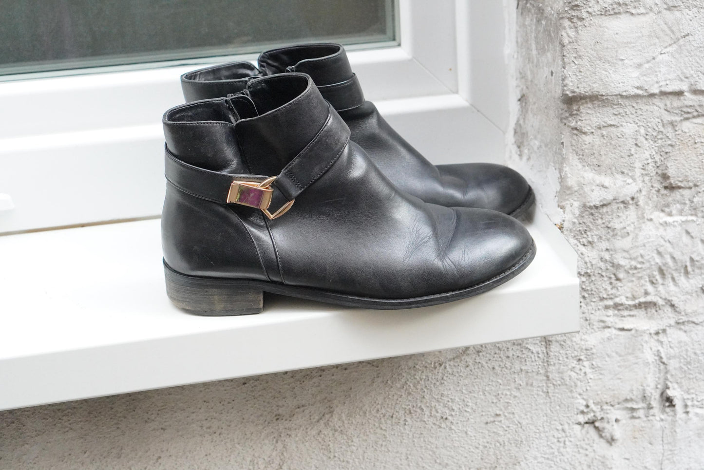 Vintage Buffalo London Black Leather Ankle Boots Buckle Detail Size 40 Minimalist