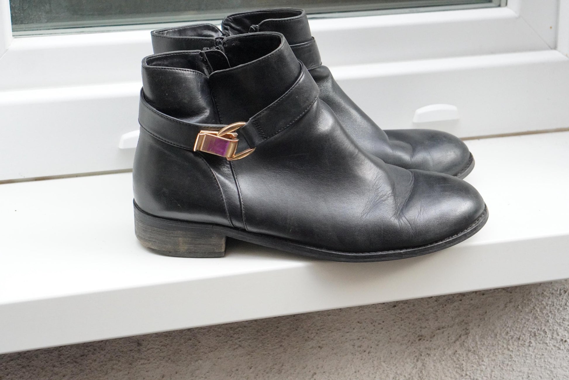 Vintage Buffalo London Black Leather Ankle Boots Buckle Detail Size 40 Minimalist