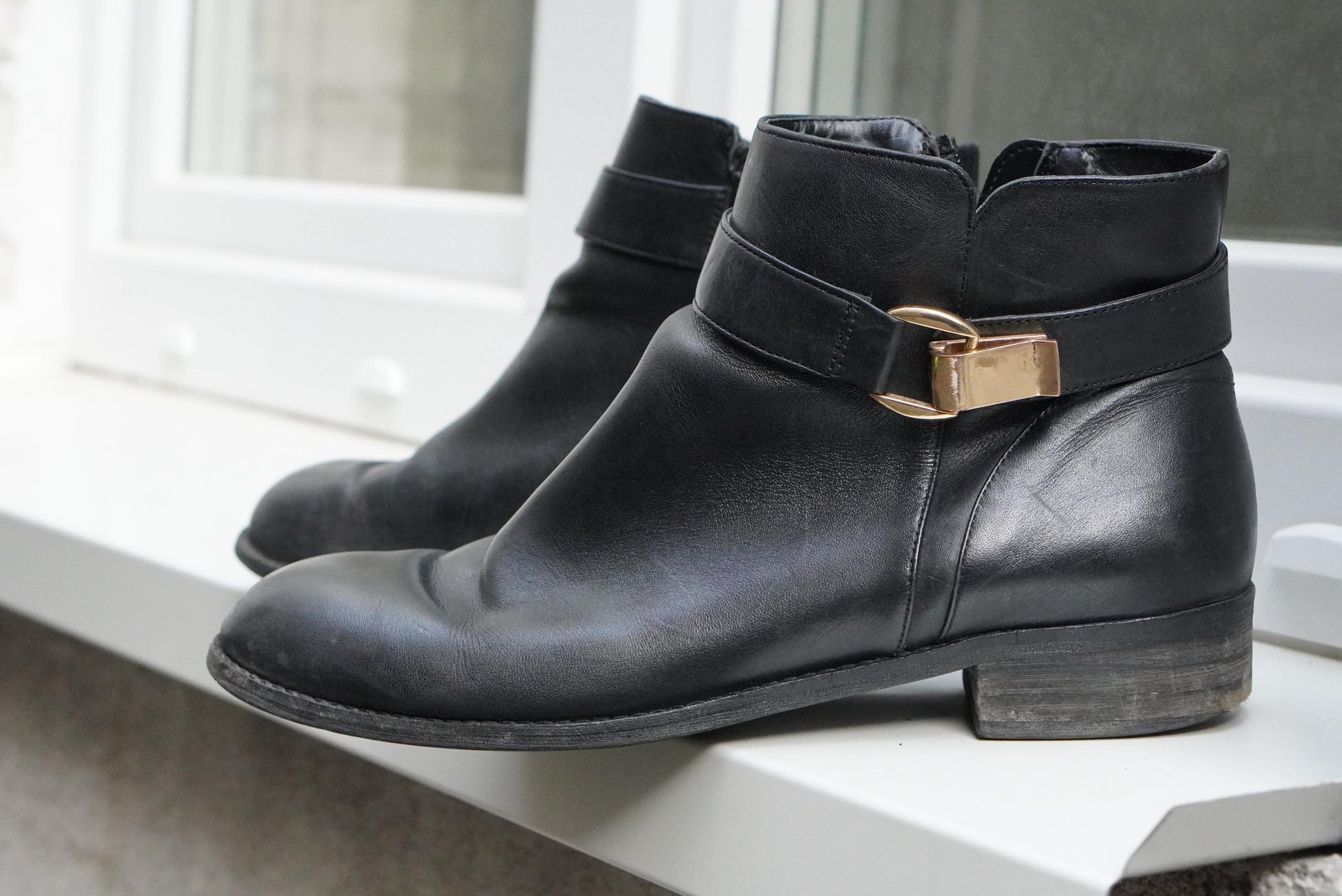 Vintage Buffalo London Black Leather Ankle Boots Buckle Detail Size 40 Minimalist