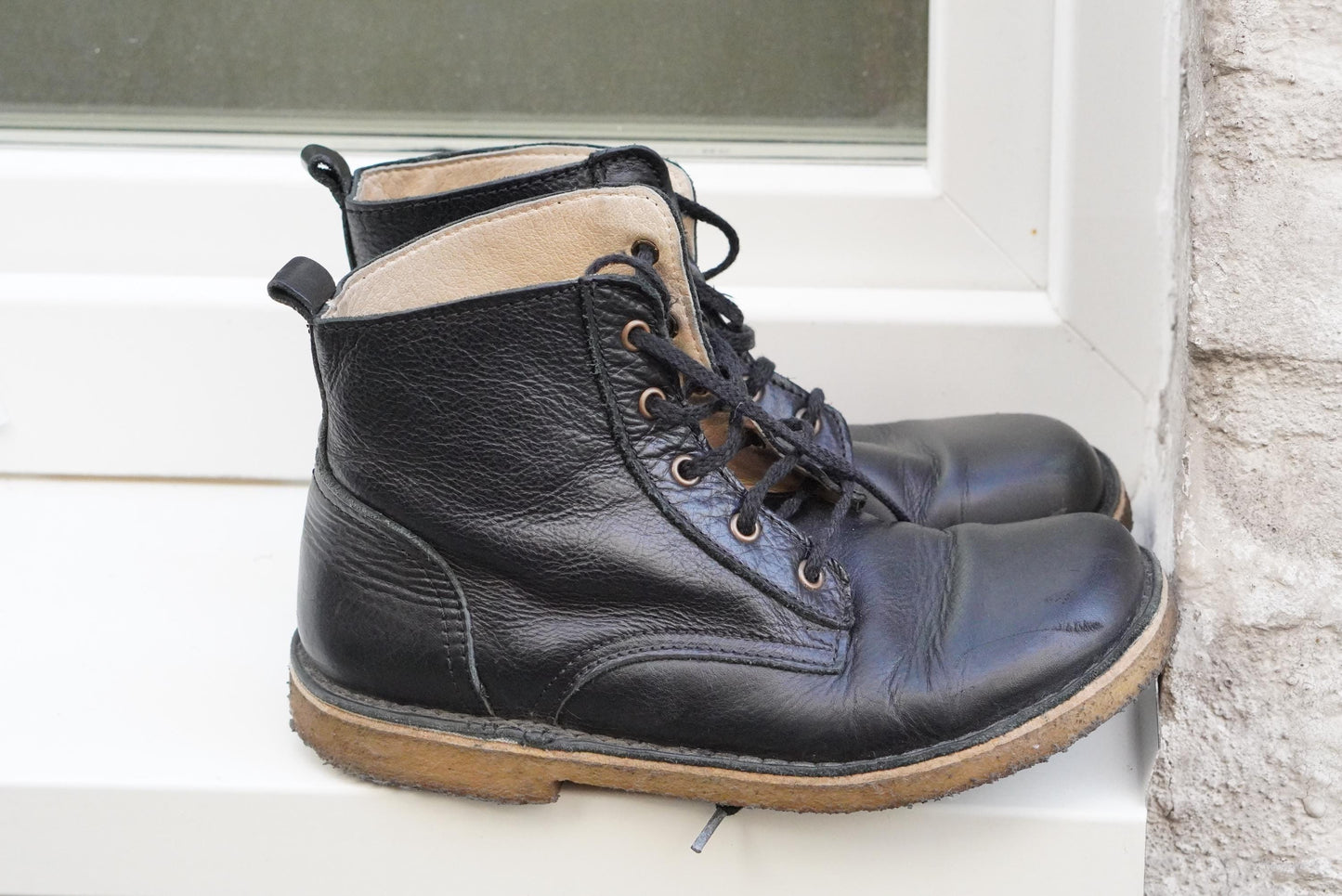 Maahiset Black Leather Lace Up Boots Wide Toe Box Finnish Vintage Minimalist 39