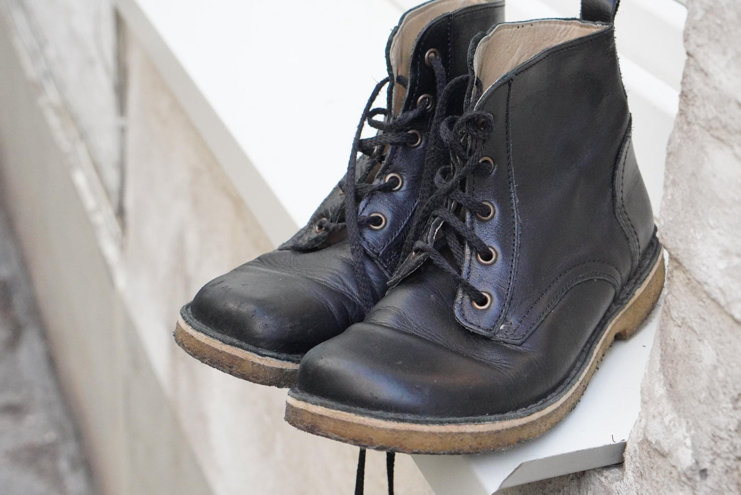 Maahiset Black Leather Lace Up Boots Wide Toe Box Finnish Vintage Minimalist 39