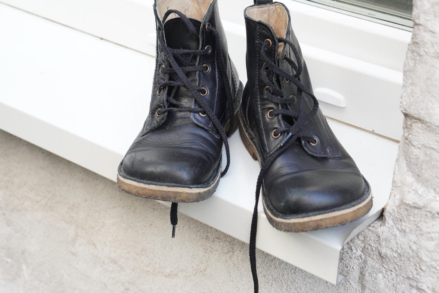 Maahiset Black Leather Lace Up Boots Wide Toe Box Finnish Vintage Minimalist 39