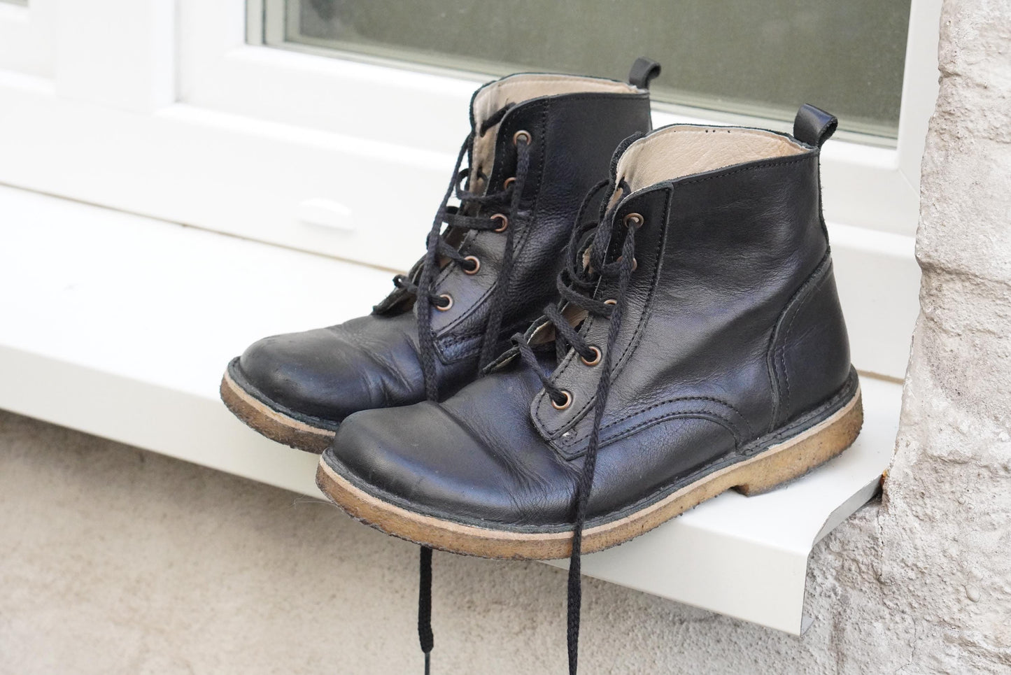 Maahiset Black Leather Lace Up Boots Wide Toe Box Finnish Vintage Minimalist 39