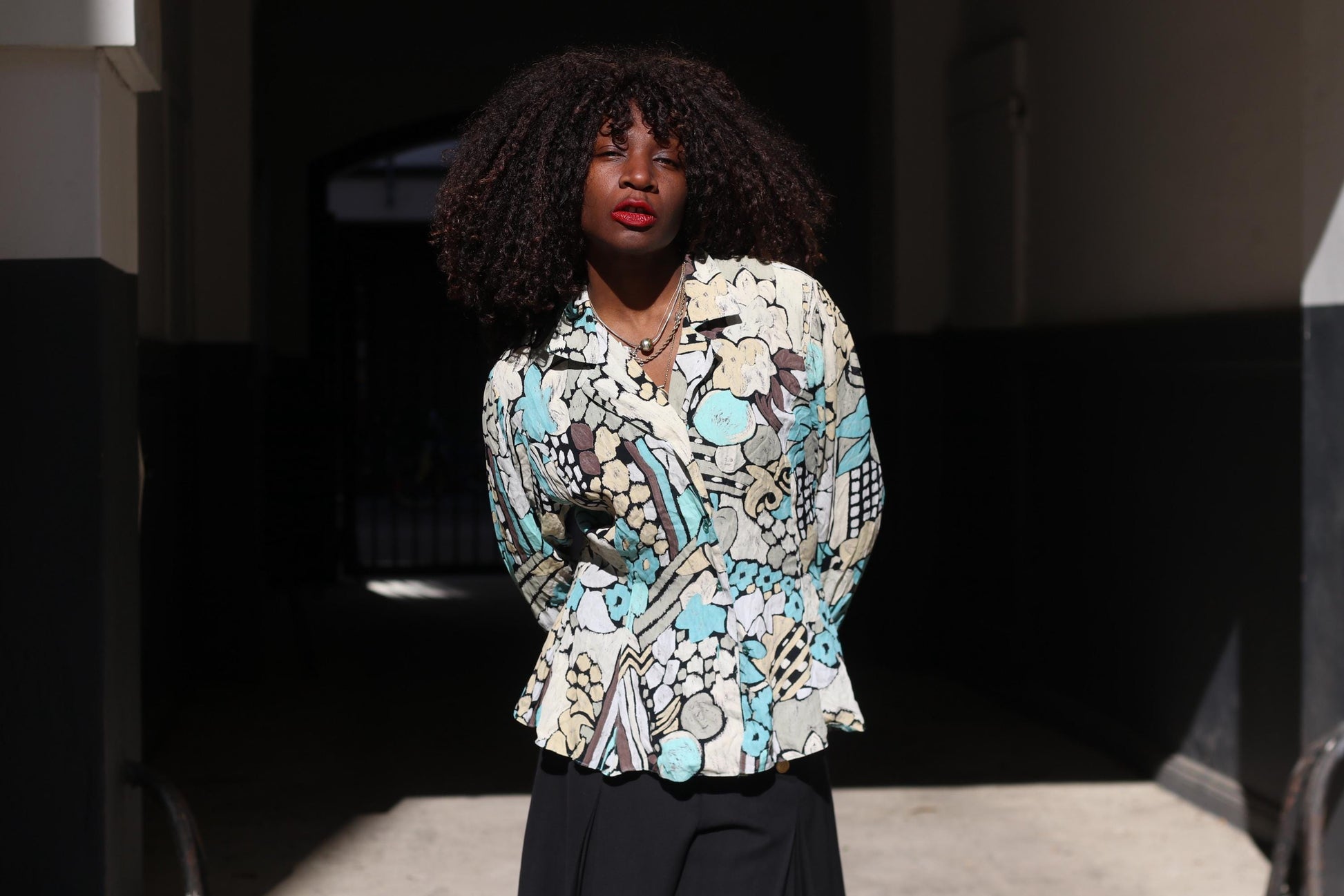 90s Vintage Floral Viscose Blouse: Blue & White Print