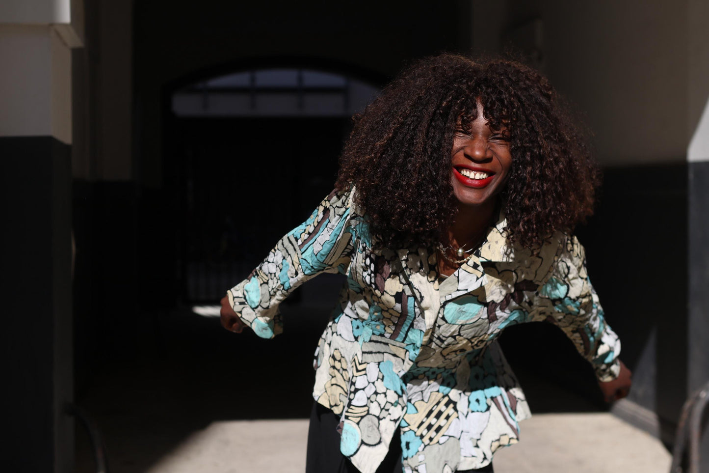 90s Vintage Floral Viscose Blouse: Blue & White Print