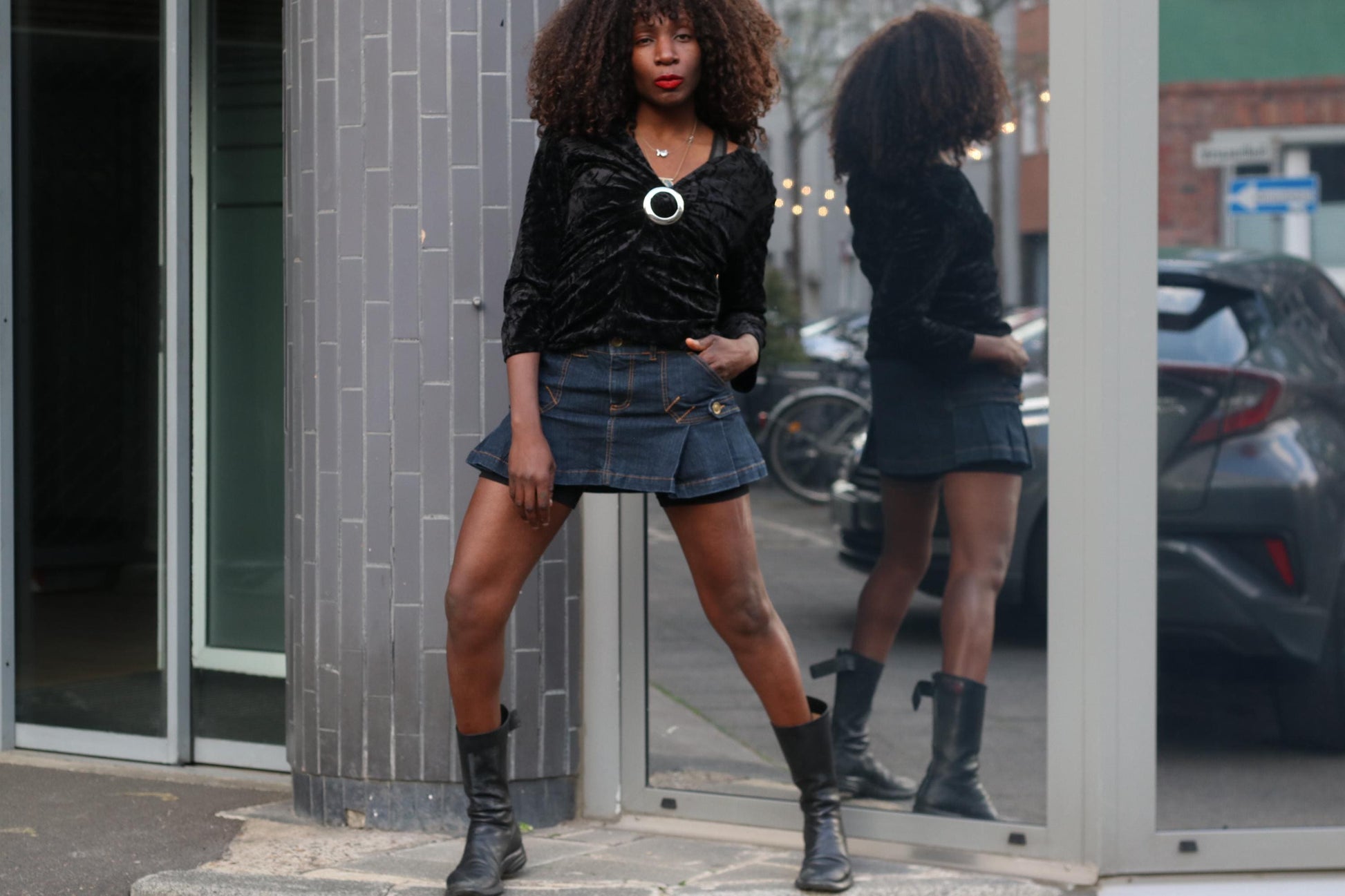 Denim Pleated Mini Skirt Low Rise Y2K Style Cargo Pockets Dark Wash Size S 36