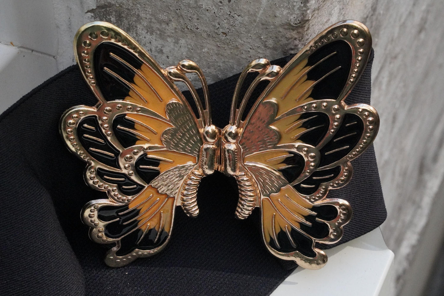 Butterfly Belt Vintage 80s Cinch Waist Elastic Gold Animal Buckle Statement Wide