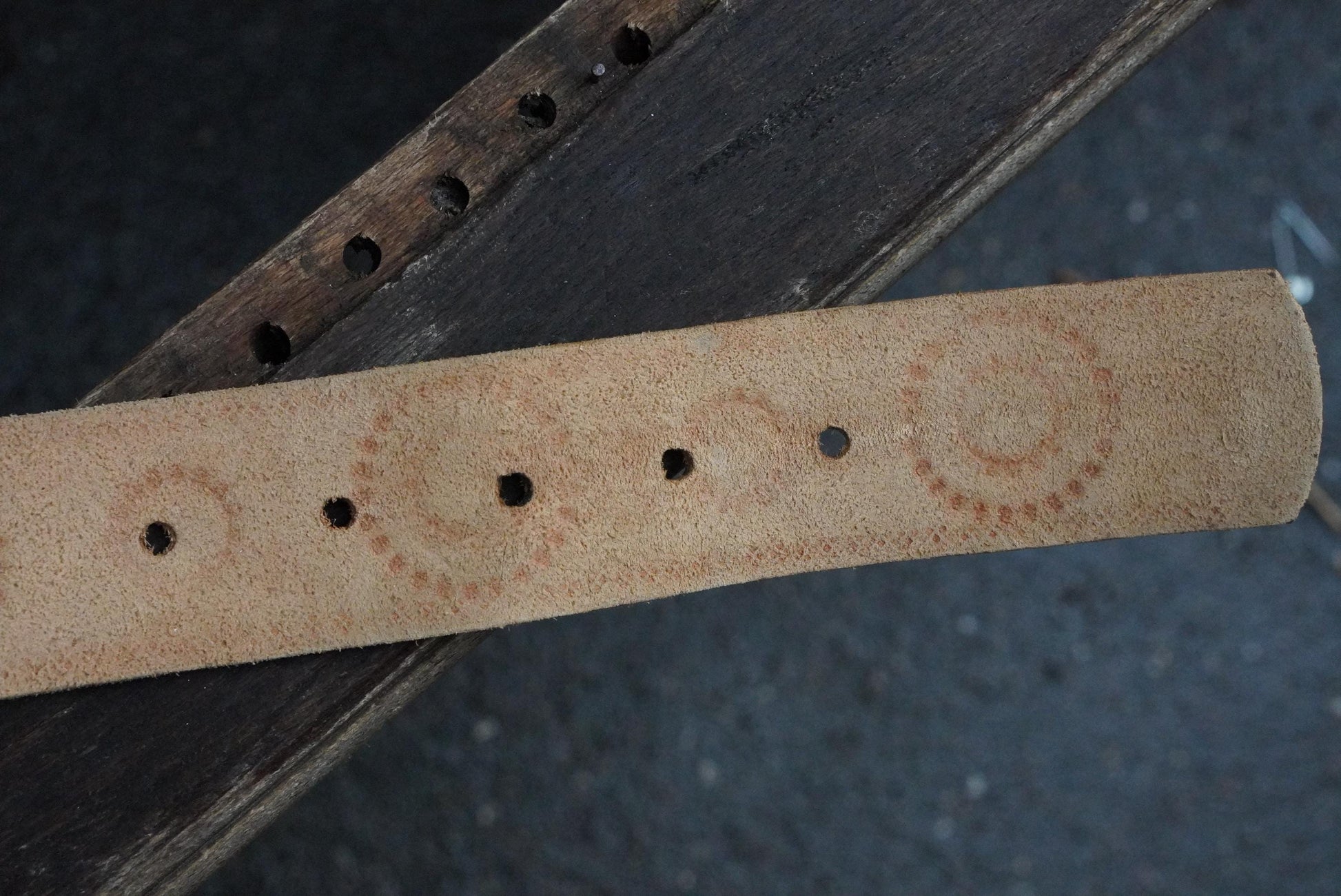 Vintage Tan Leather Belt Sunburst Hand Tooled Boho 70s Western Waist Belt Copper