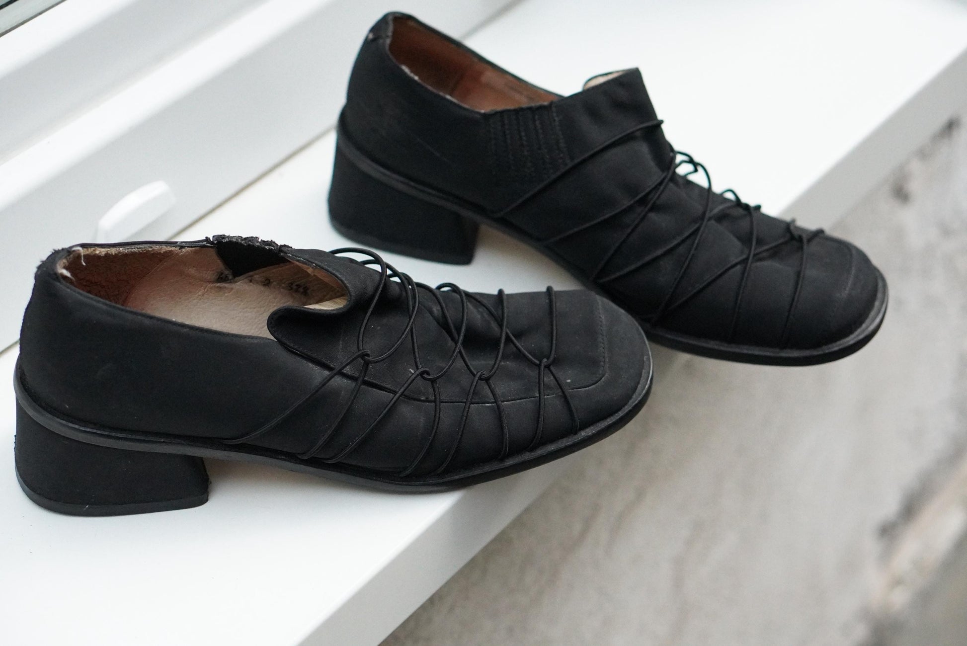 Vintage 90s Black Elastic Cage Loafers Square Toe Block Heel Techwear Shoes 37.5
