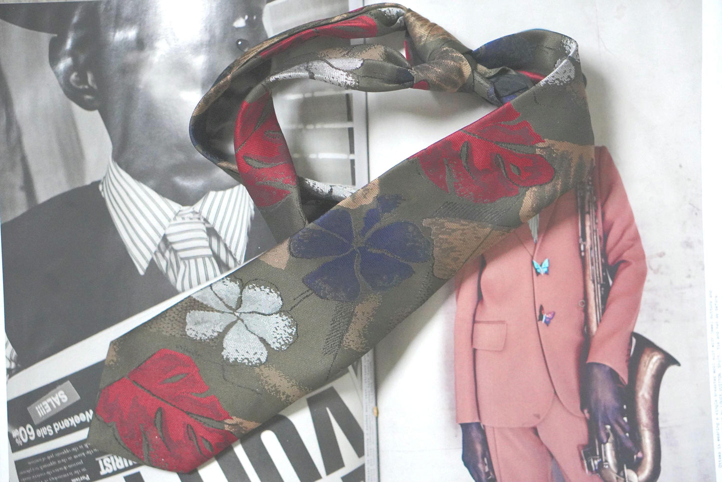 Vintage Atelier Torino Tie 90s Tropical Floral Red Blue Monstera Leaf Pattern