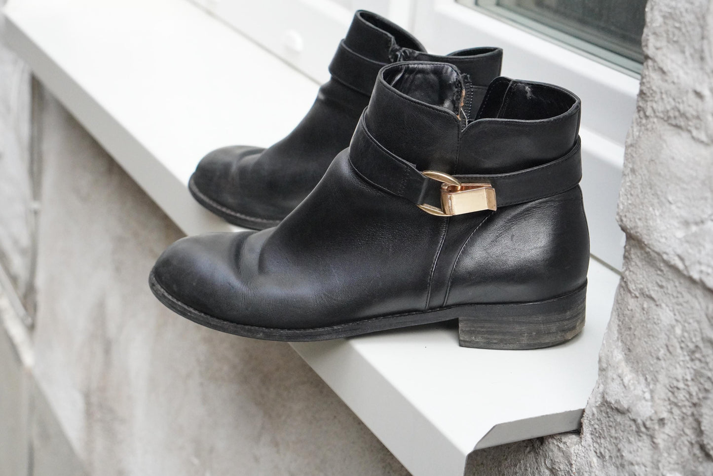Vintage Buffalo London Black Leather Ankle Boots Buckle Detail Size 40 Minimalist