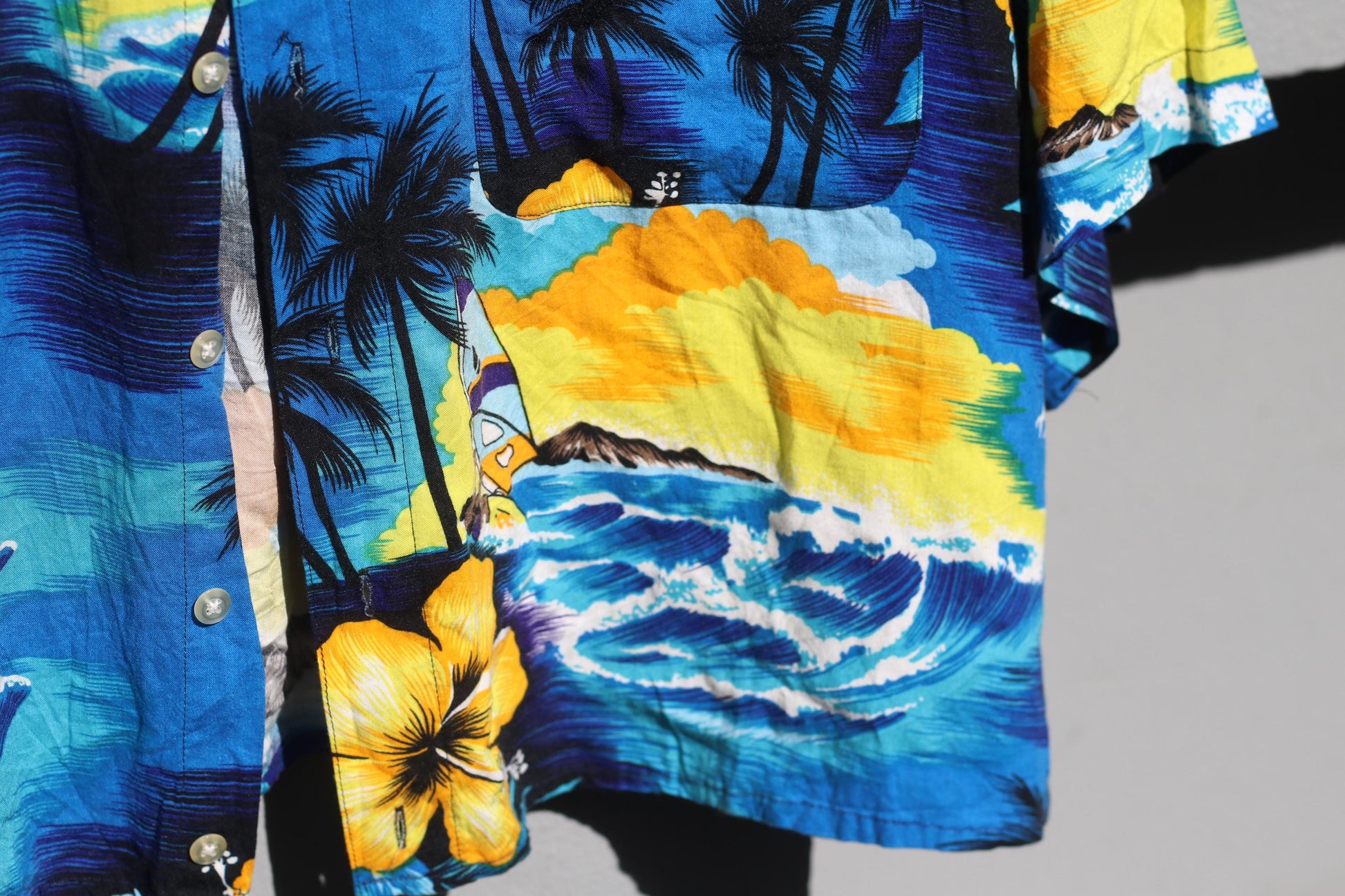 Vintage 90s Hawaiian Shirt Blue Tropical Beach Print Oversized Surf Shirt