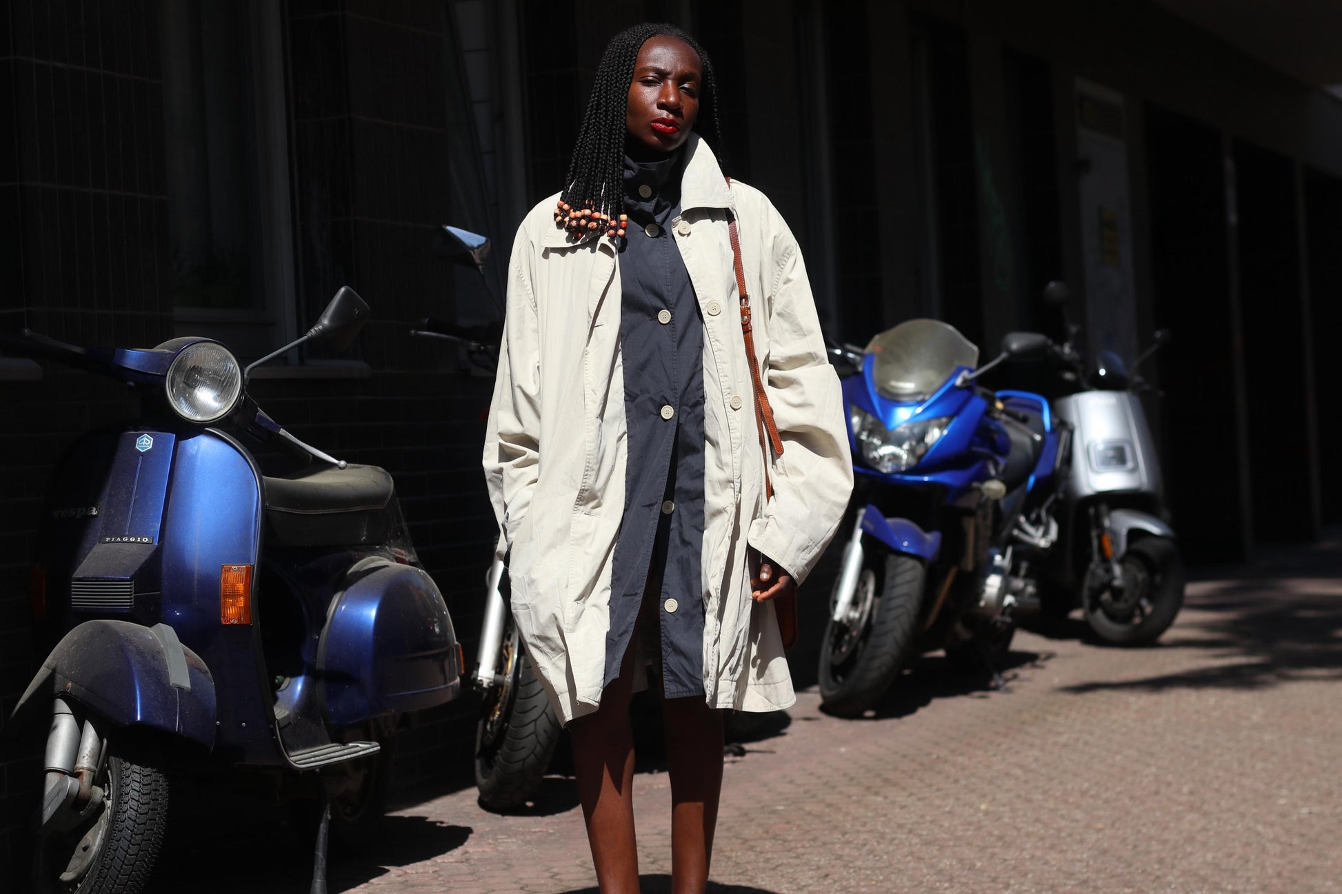 Vintage 1980s Trench Coat Oversized Cream Long Raincoat Light Utility Jacket M L