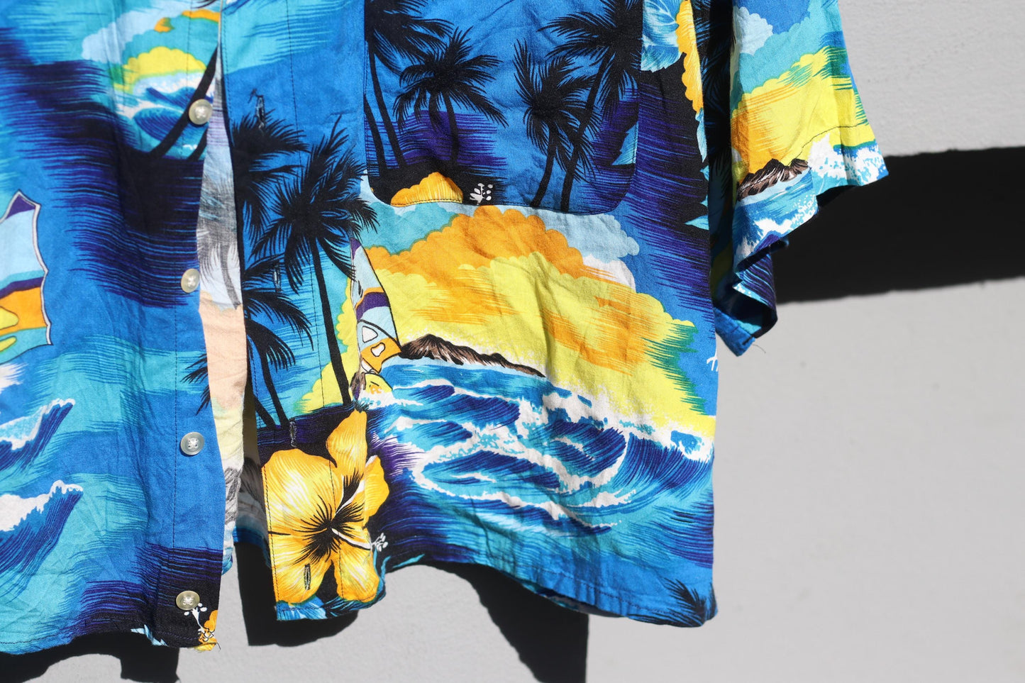Vintage 90s Hawaiian Shirt Blue Tropical Beach Print Oversized Surf Shirt