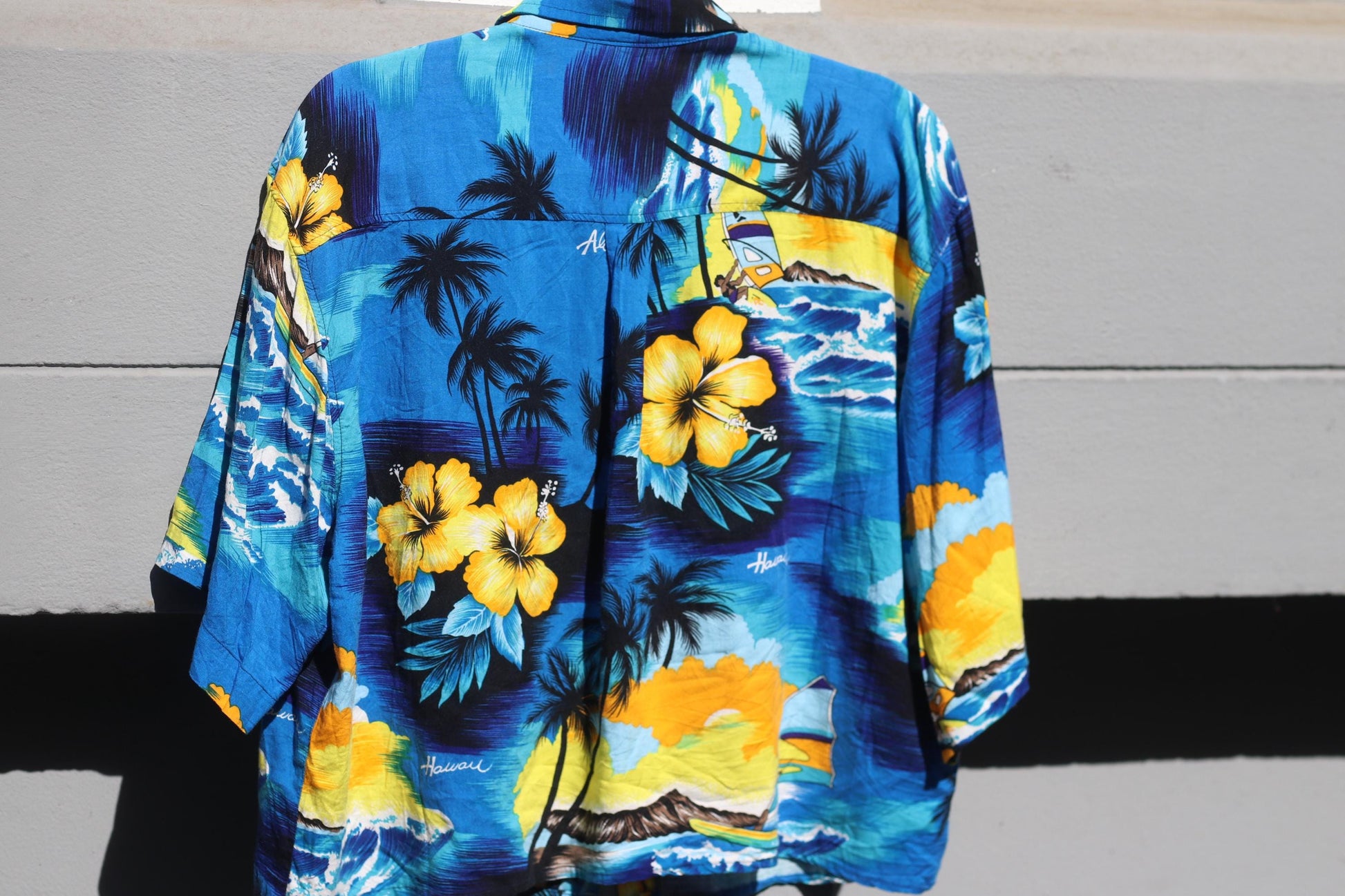 Vintage 90s Hawaiian Shirt Blue Tropical Beach Print Oversized Surf Shirt