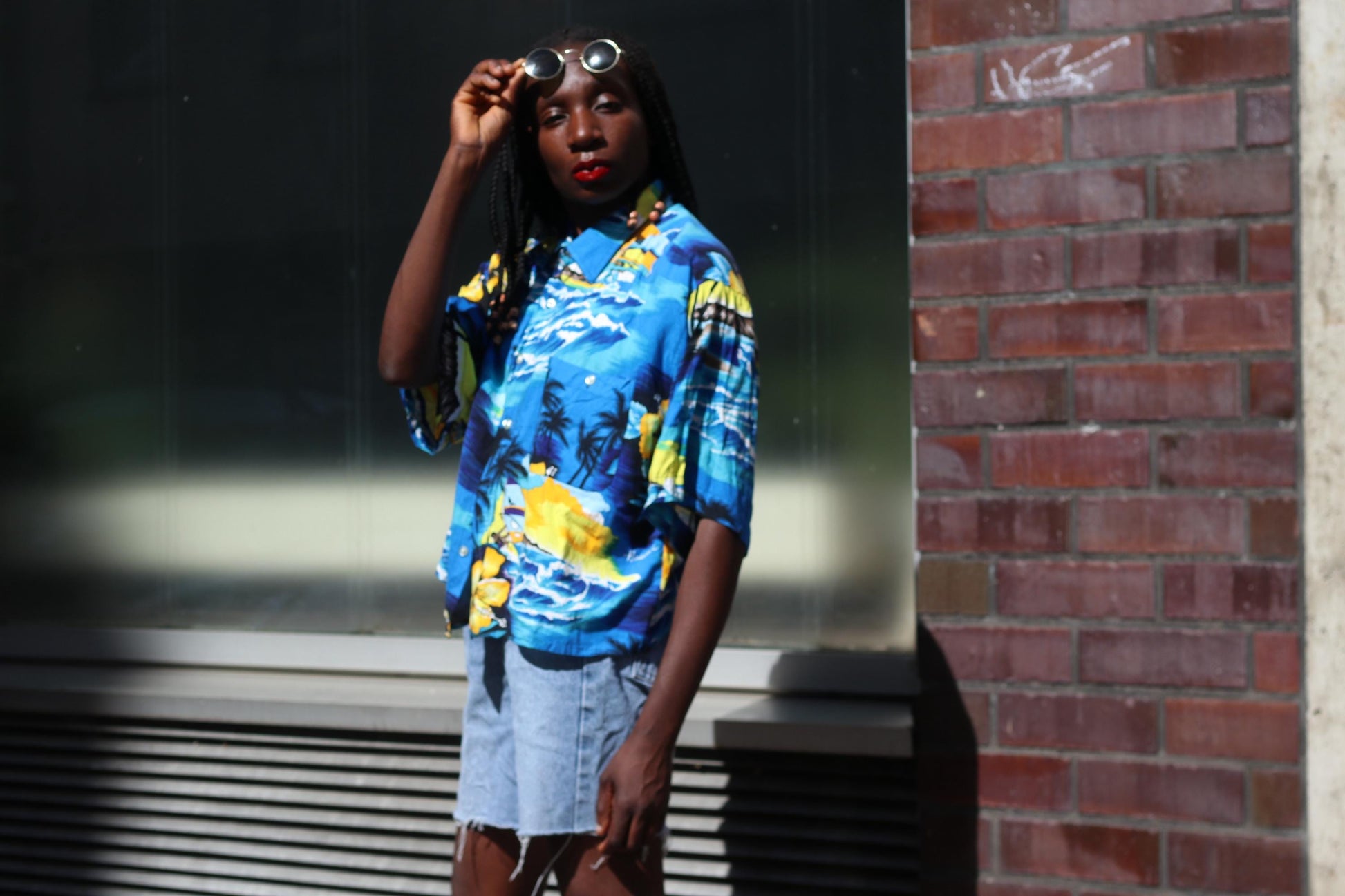Vintage 90s Hawaiian Shirt Blue Tropical Beach Print Oversized Surf Shirt