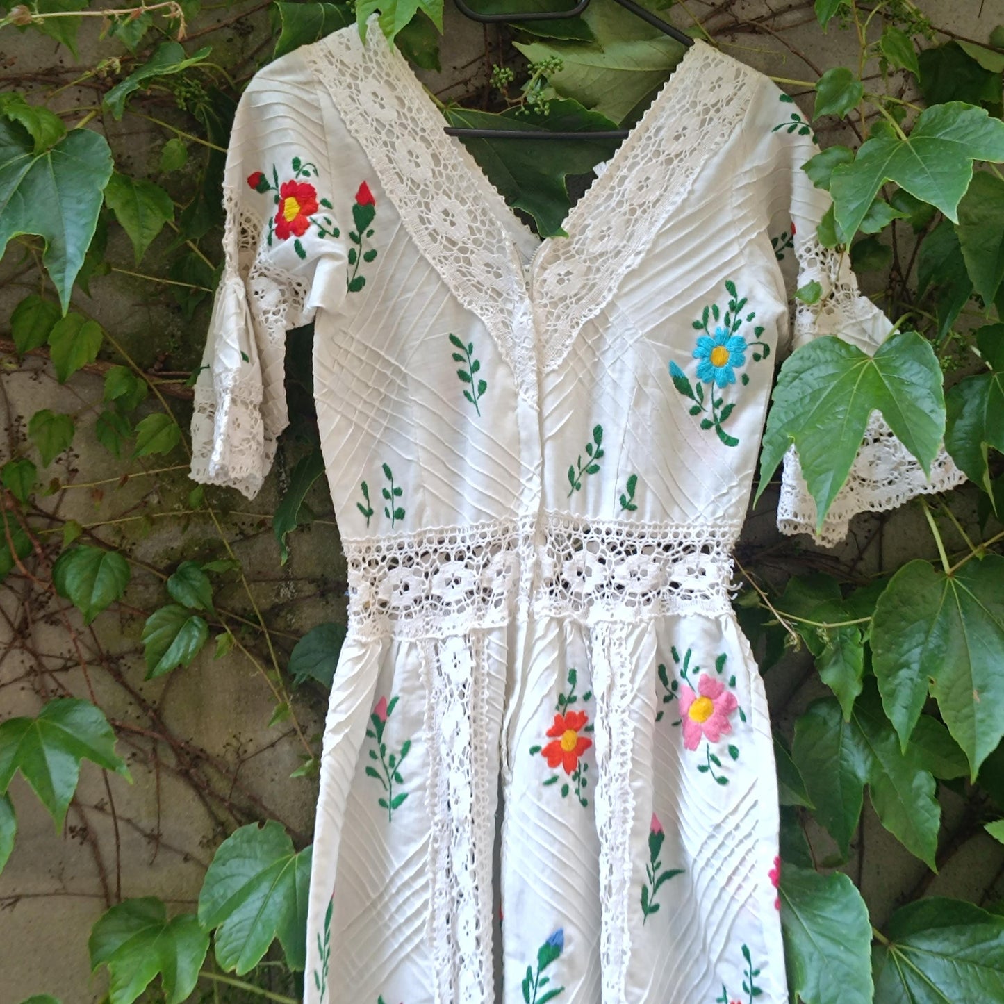 Vintage 70s Mexican Embroidered Maxi Dress White Cotton Lace Boho Wedding Dress XS