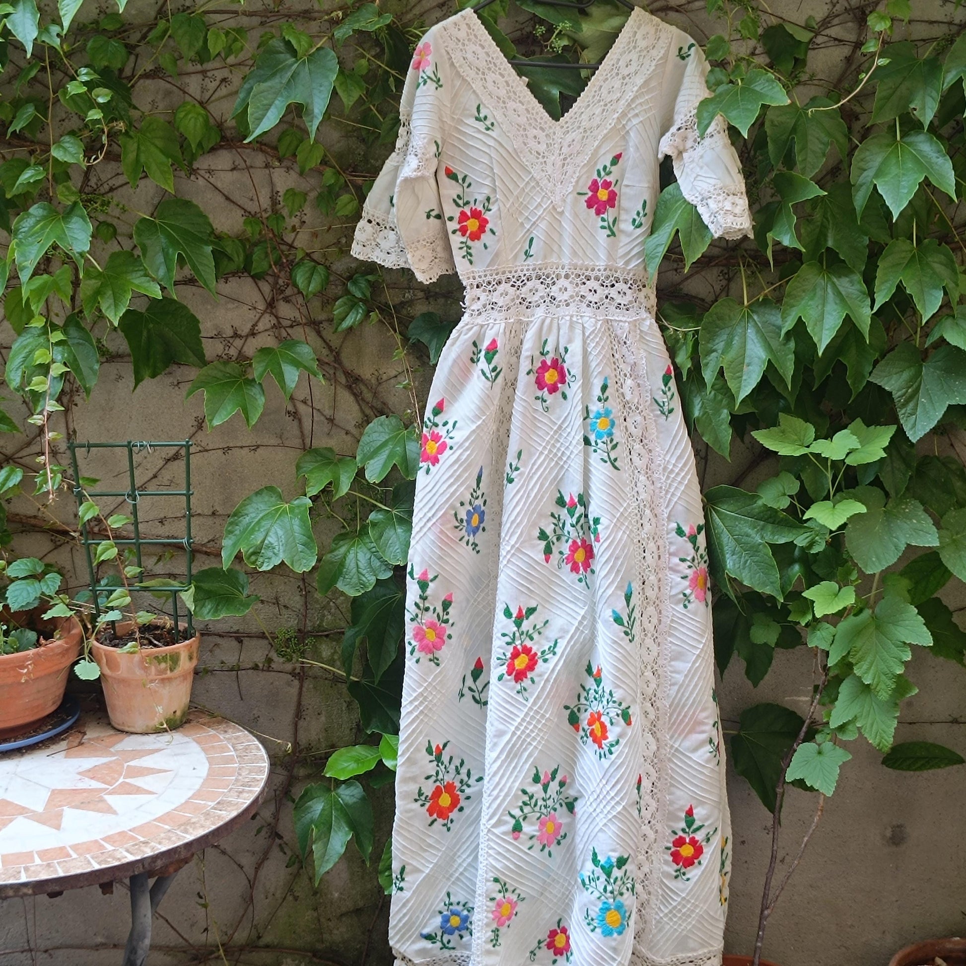 Vintage 70s Mexican Embroidered Maxi Dress White Cotton Lace Boho Wedding Dress XS