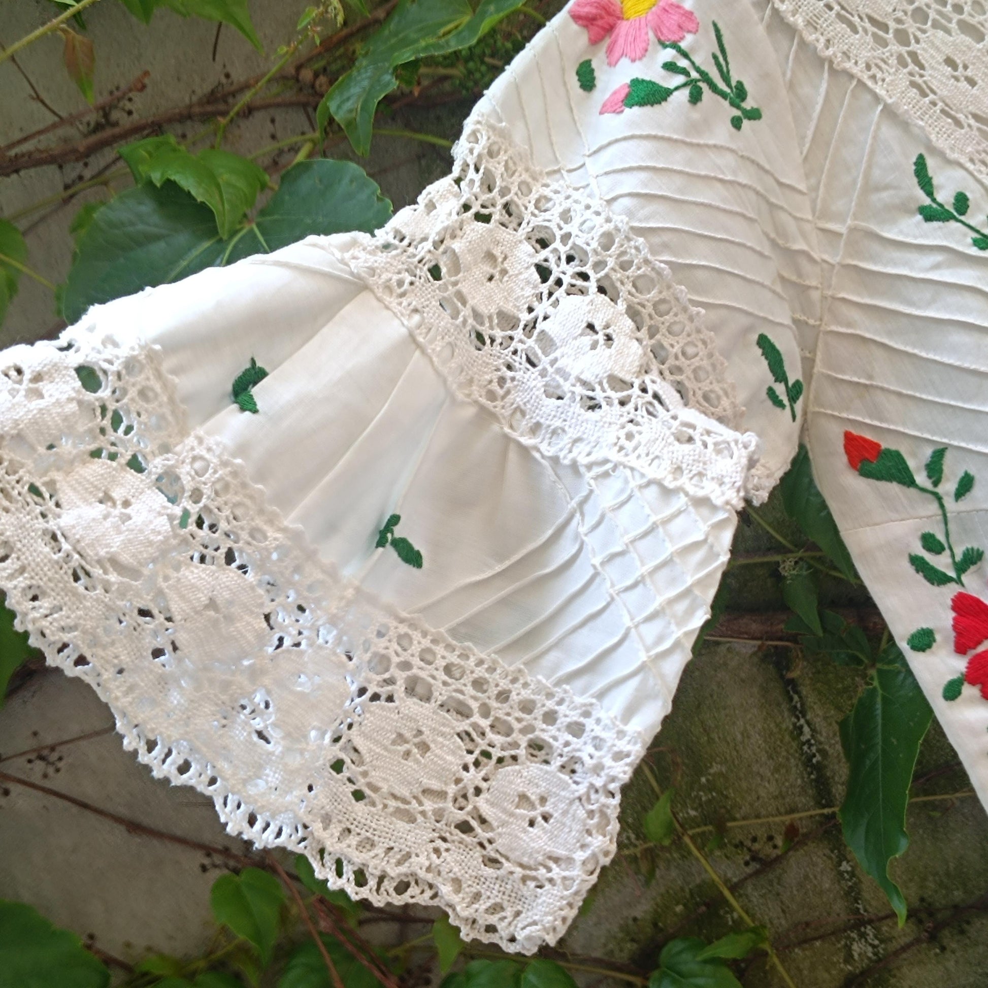 Vintage 70s Mexican Embroidered Maxi Dress White Cotton Lace Boho Wedding Dress XS