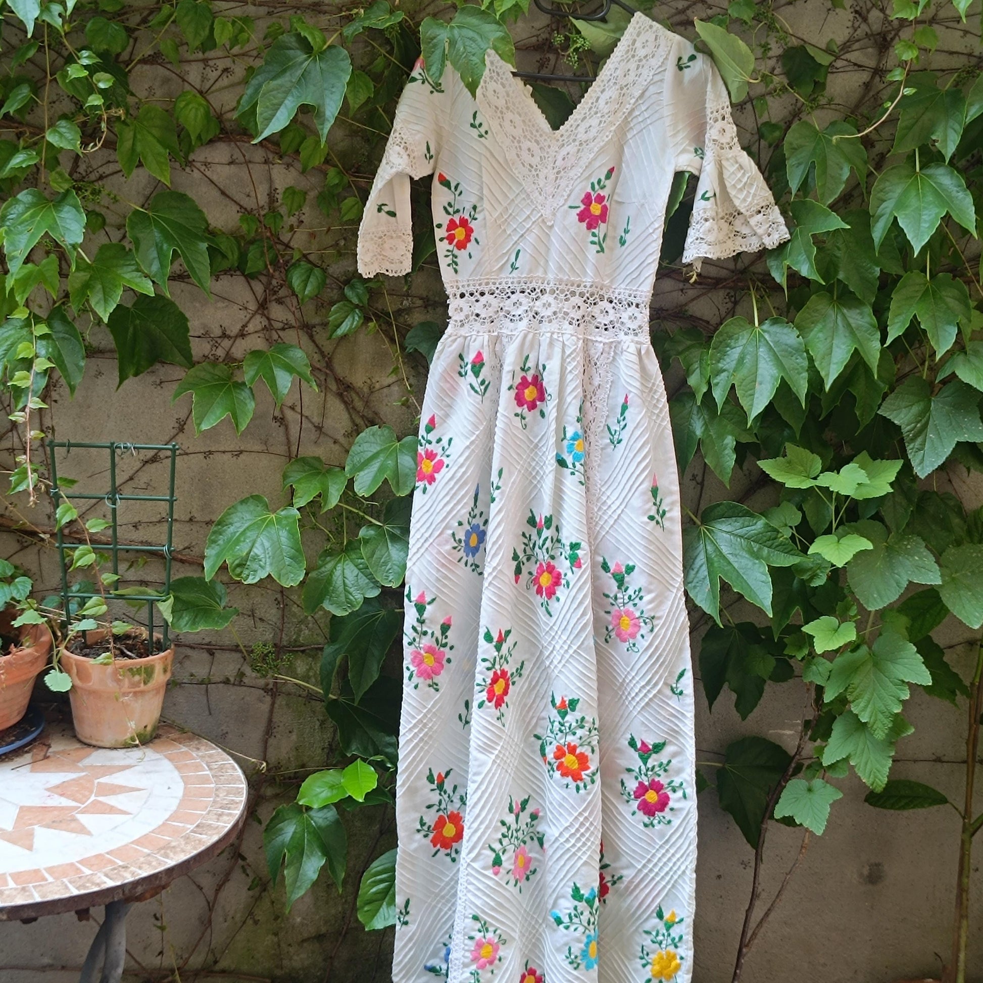 Vintage 70s Mexican Embroidered Maxi Dress White Cotton Lace Boho Wedding Dress XS