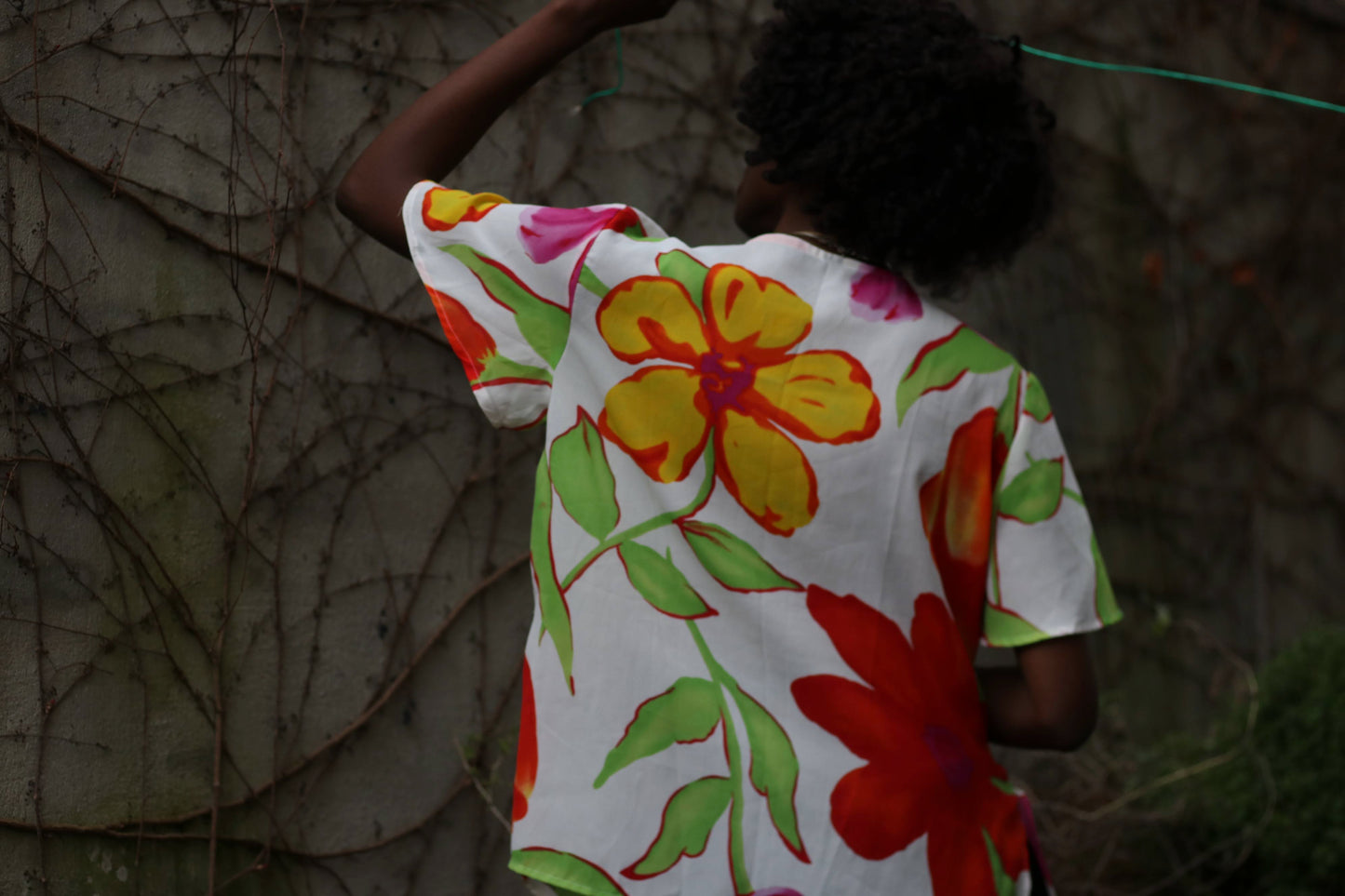 Vintage Tropical Floral Button-Up Blouse | Size S-M