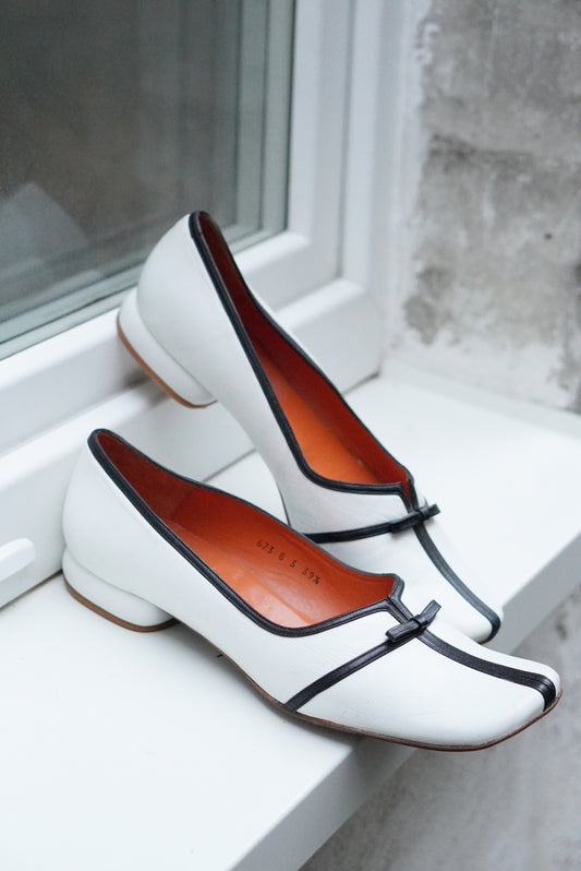 Audley Vintage Leather Shoes EU39.5| White Black Two Tone Striped Minimalist Flats