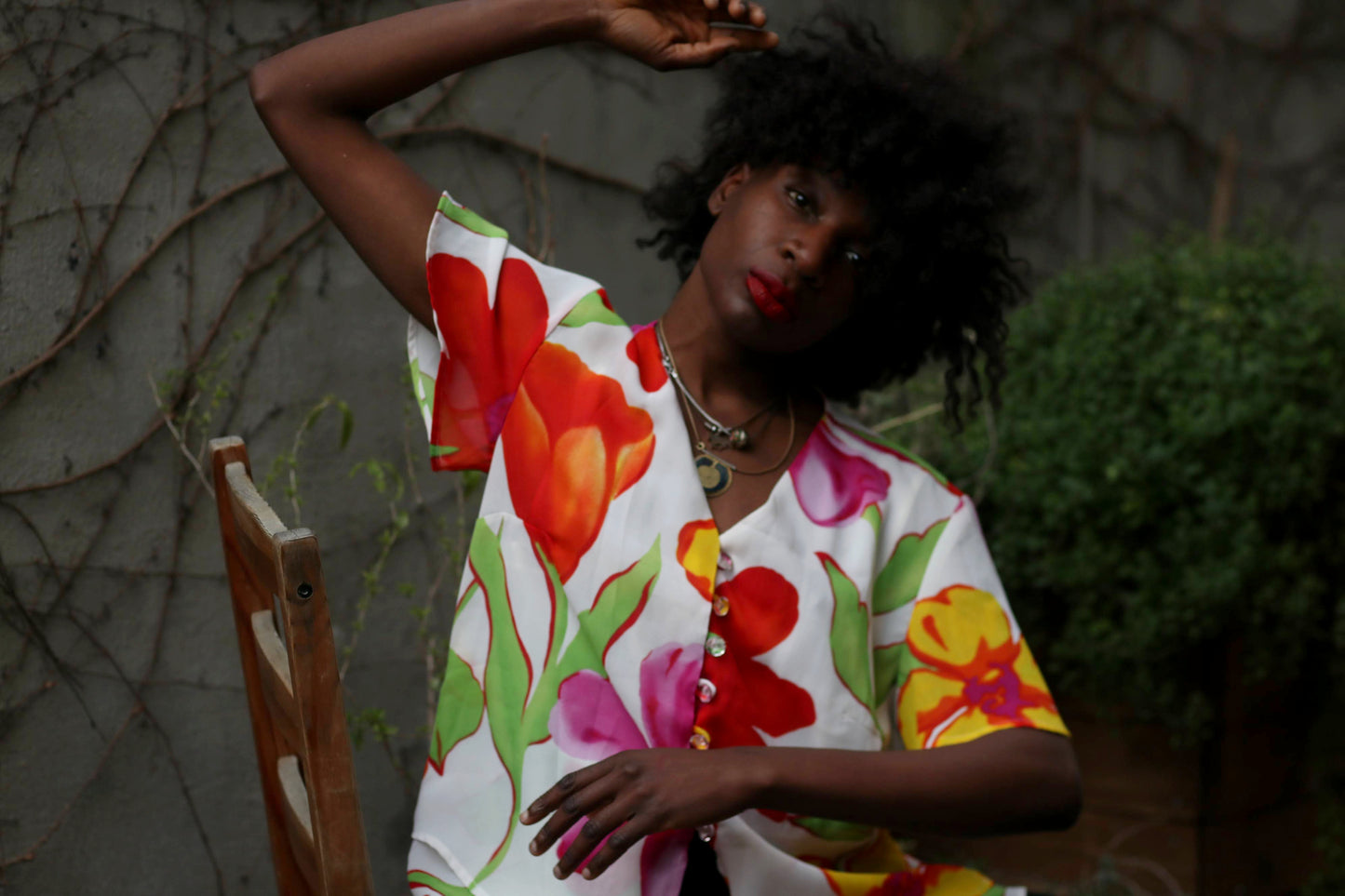 Vintage Tropical Floral Button-Up Blouse | Size S-M