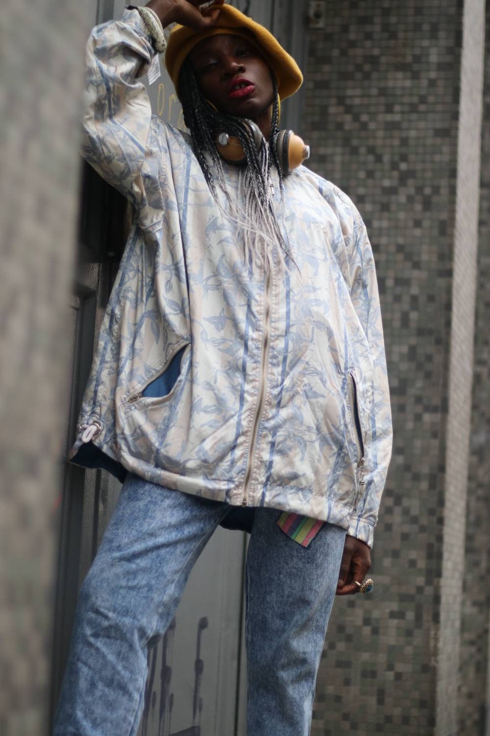 Vintage 90s light blue L.O.G.O sportswear windbreaker size small to medium. Streetstyle. Urban cool
