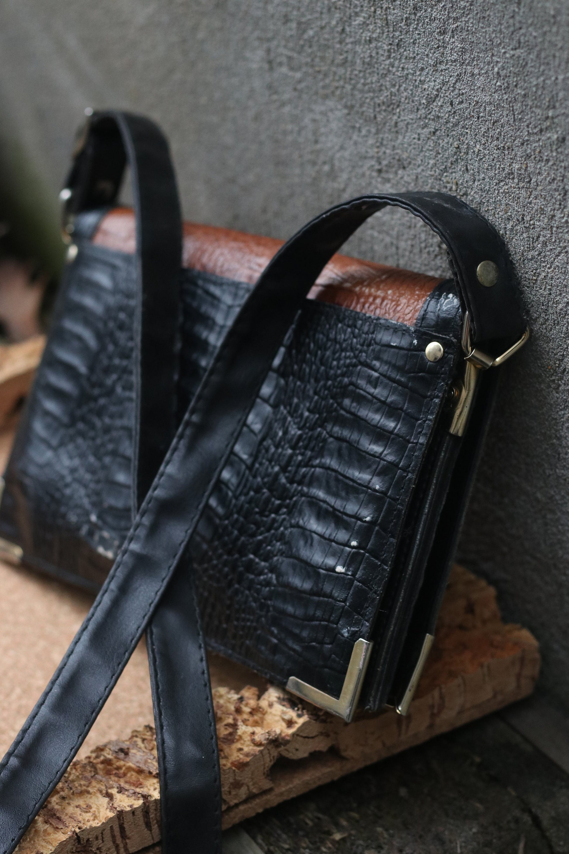 Vintage 70s leather and exotic skin handbag