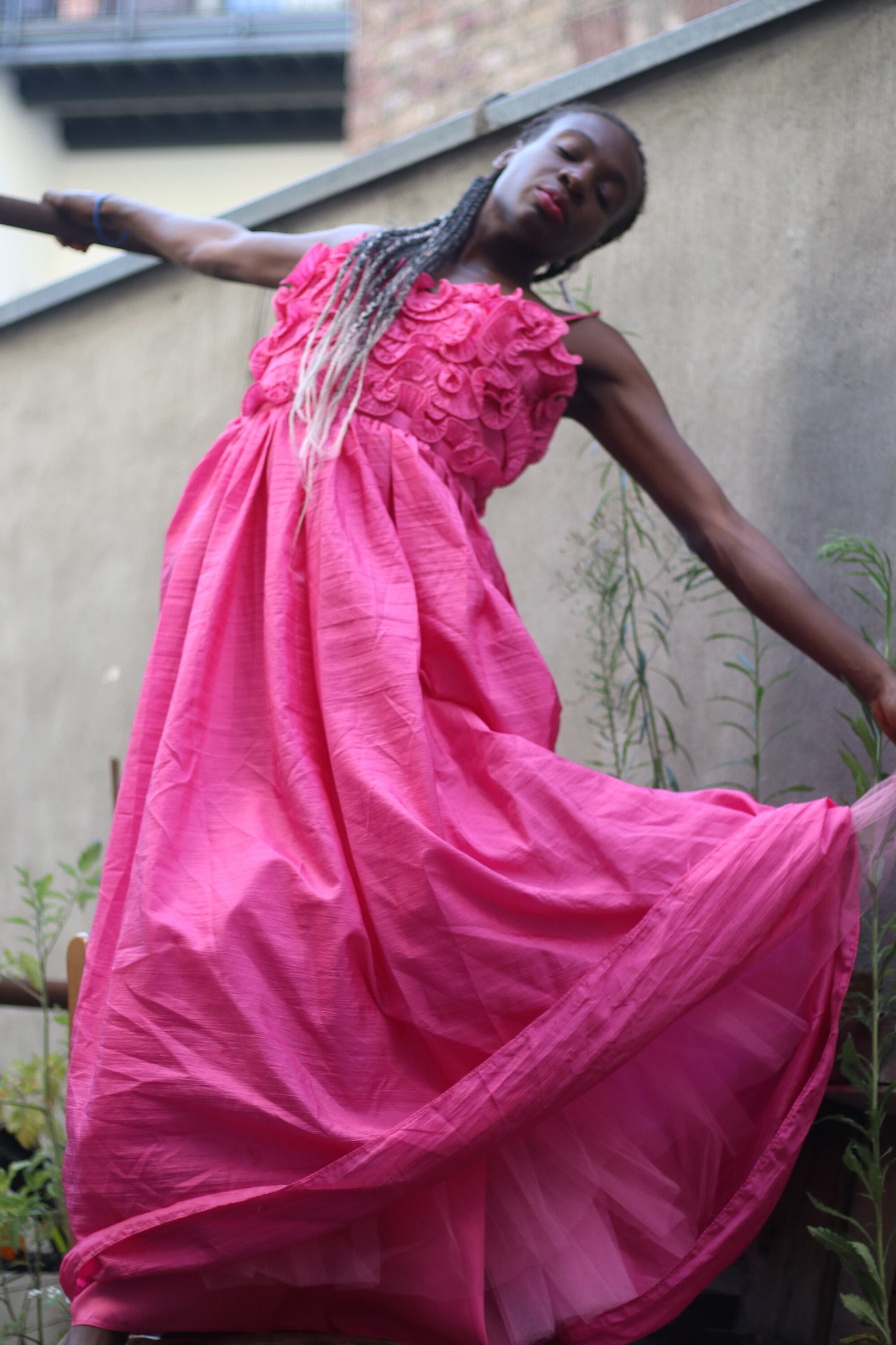 Vintage Laura Philips Pink Elegant dress with Tulle and Floral Embellishments on top Medium