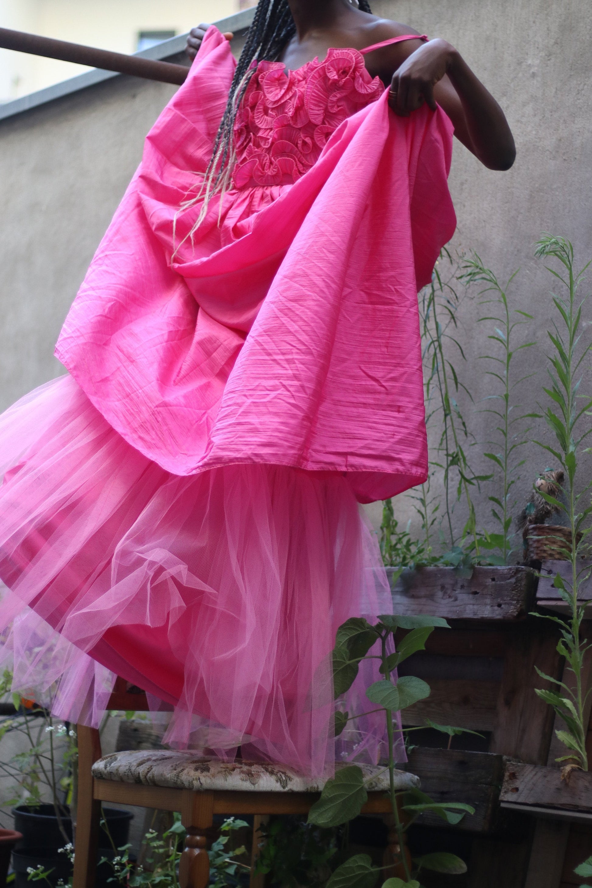 Vintage Laura Philips Pink Elegant dress with Tulle and Floral Embellishments on top Medium