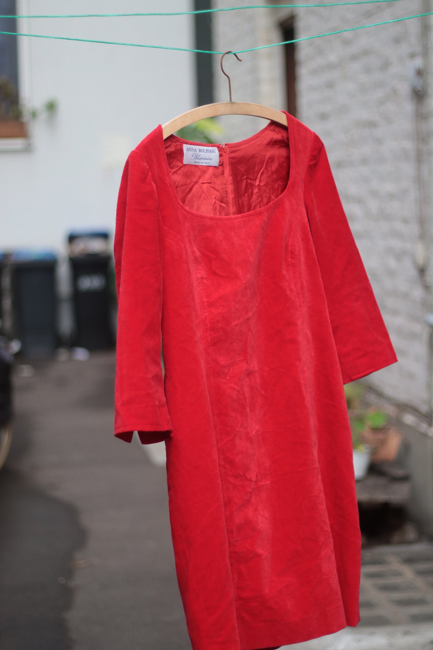 Vintage Anna Molinari Made in Italy red evening dress with square neck velvet optic size small