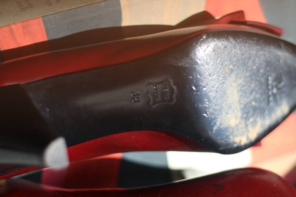 Vintage Red Bruno Magli Heels with Black Bow Size 38 office chic.
