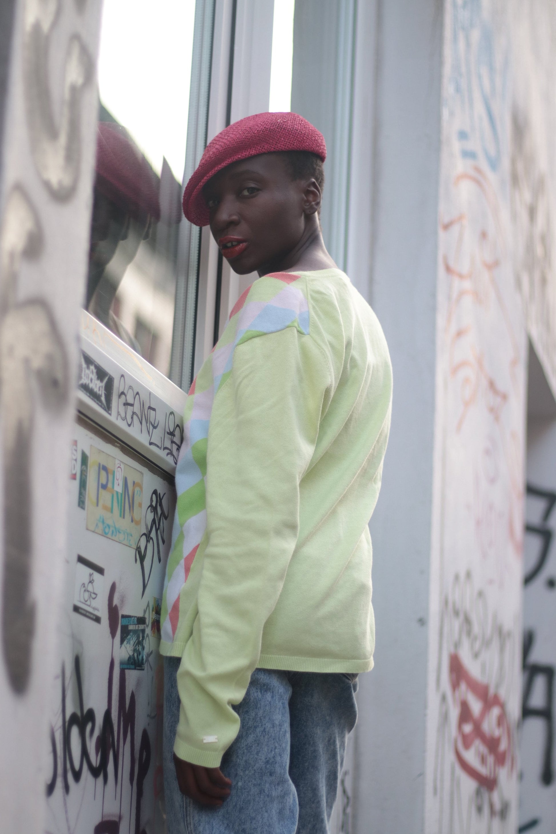 Vintage 90s Tommy Hilfiger lime green long sleeved sweater with V neck silhouette