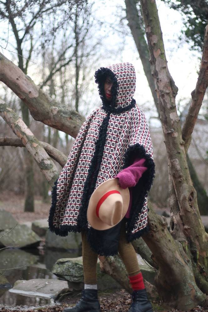 70s ethno chic poncho| Vintage winter cape with hood| Women's western-inspired county bohemian coat