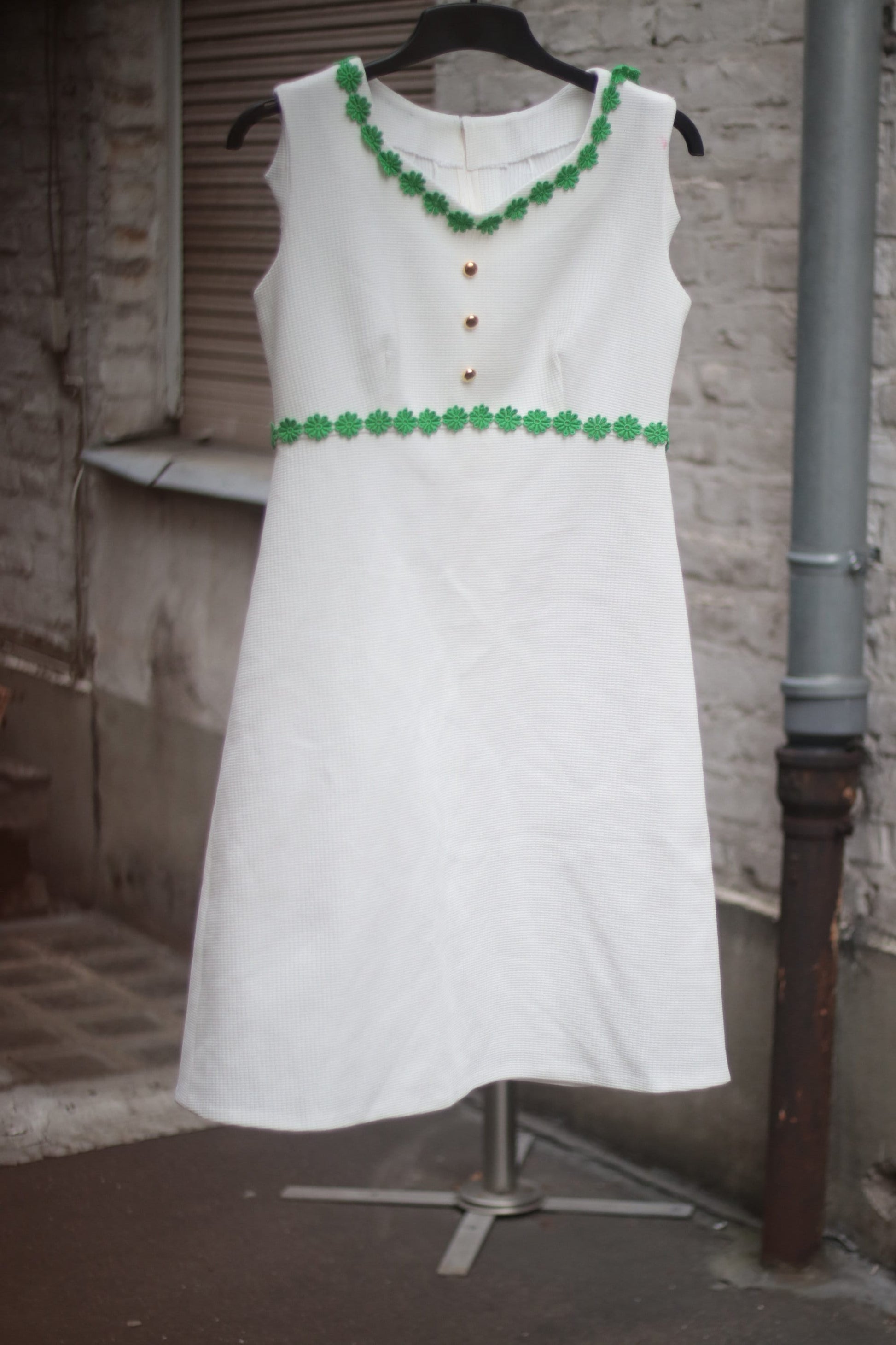 Vintage Handmade White A Line Sleeveless Dress with Green Floral Details Size Small