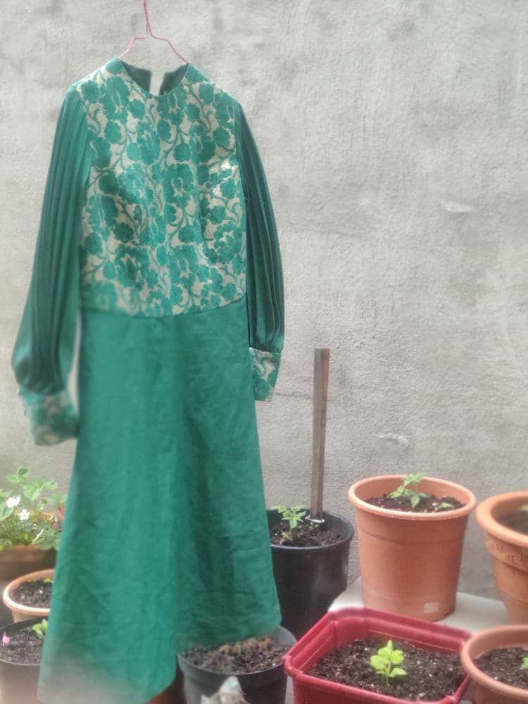 70s Festive Dress | Vintage Green Dress With Floral Overlay and Pleated Arms