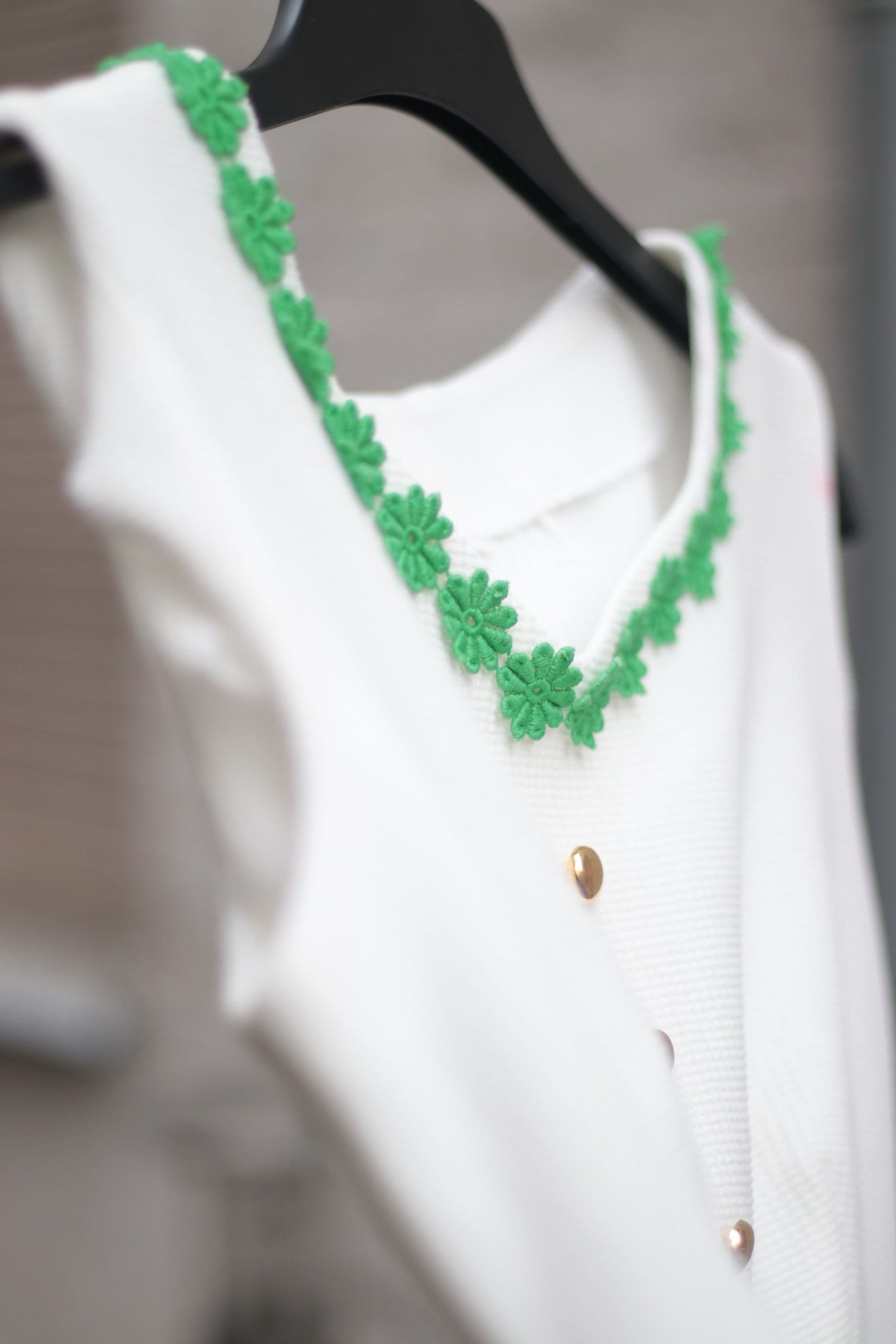 Vintage Handmade White A Line Sleeveless Dress with Green Floral Details Size Small